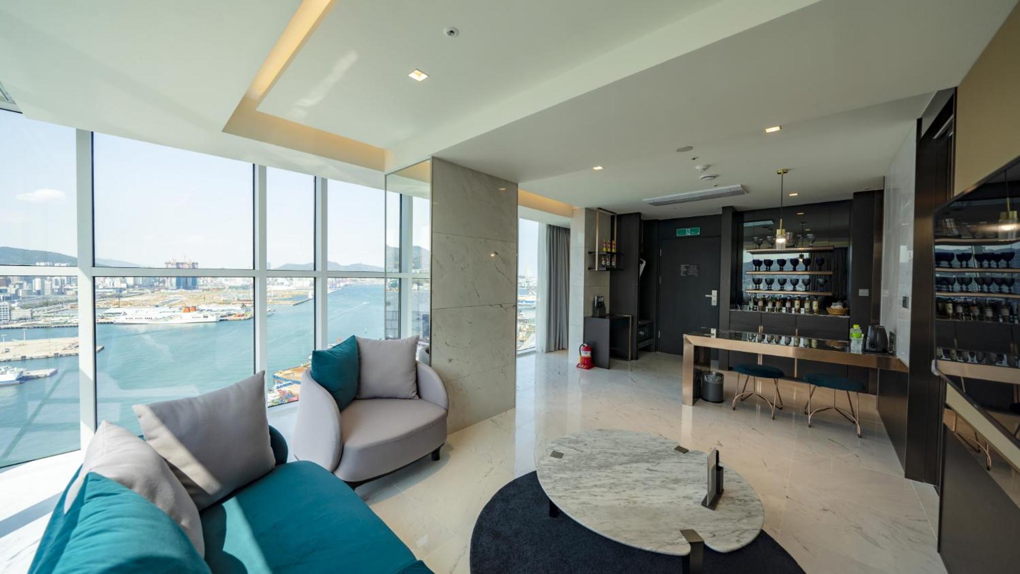 Suite with Sea View - Photo 3