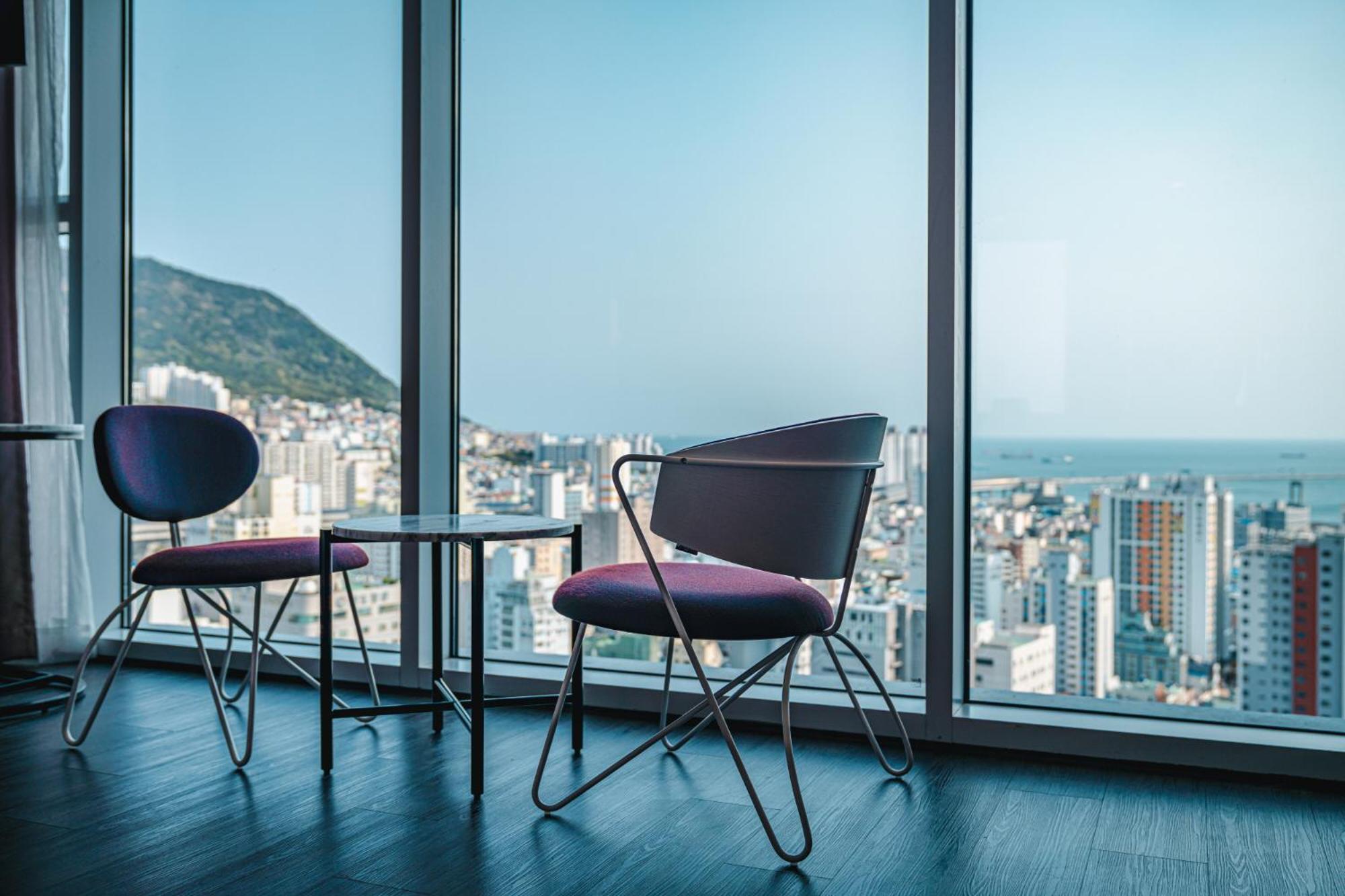 Standard Double Room with City View - Photo 2