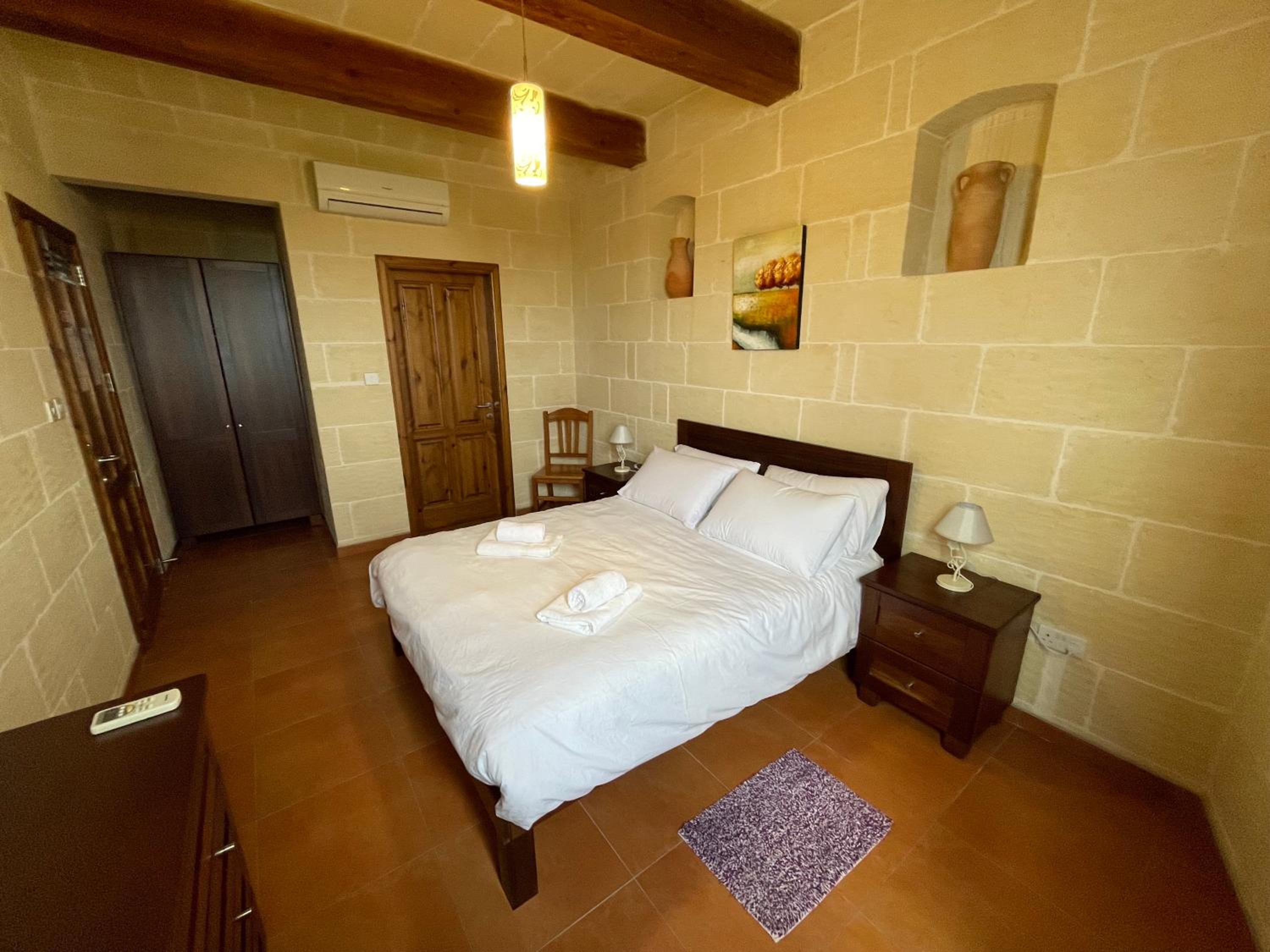 King Suite with Spa Bath photo 2