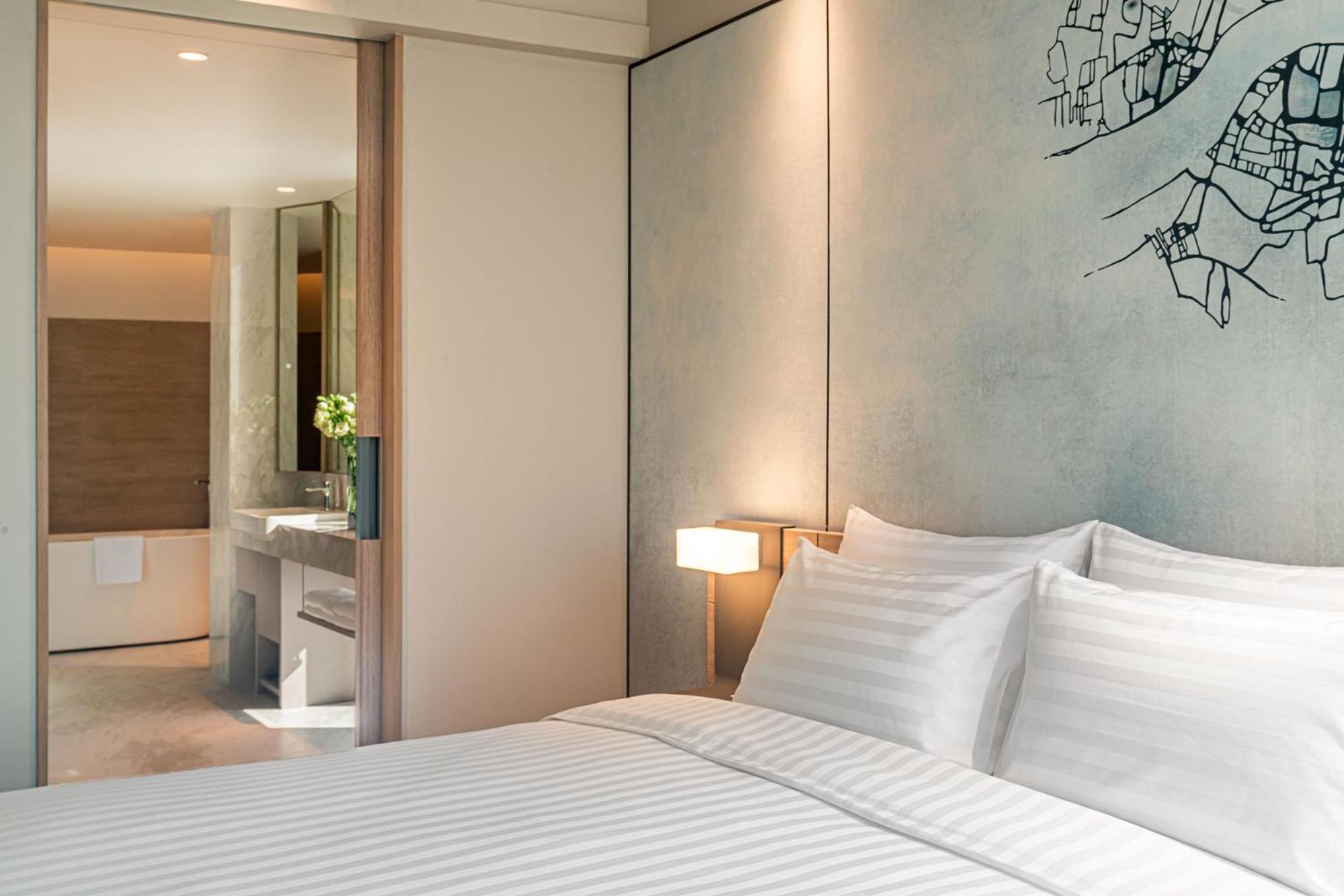 Executive King Suite - Photo 5