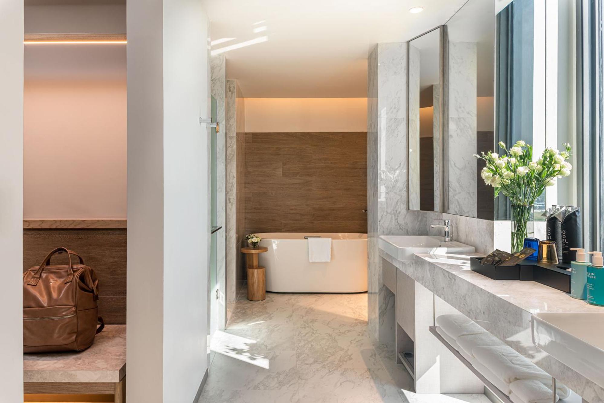 Executive King Suite - Photo 4