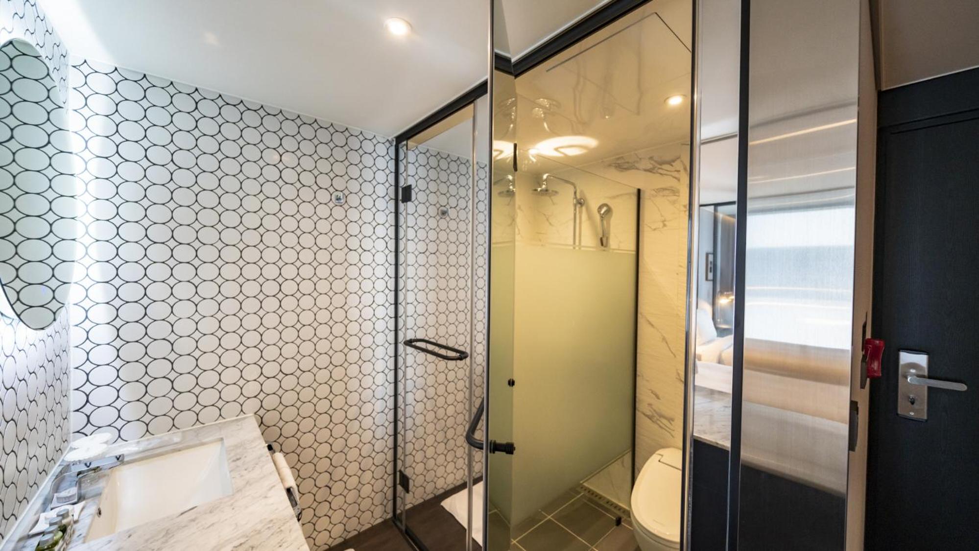 Deluxe Twin Room with Partial Ocean View   - Photo 7