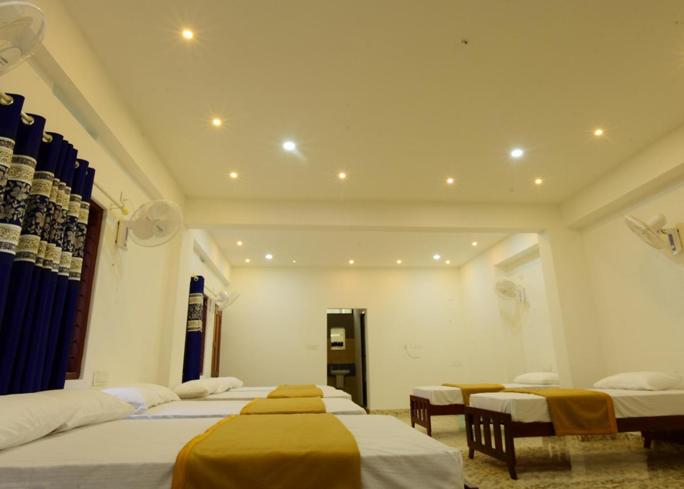 10-Bed Mixed Dormitory Room photo 3