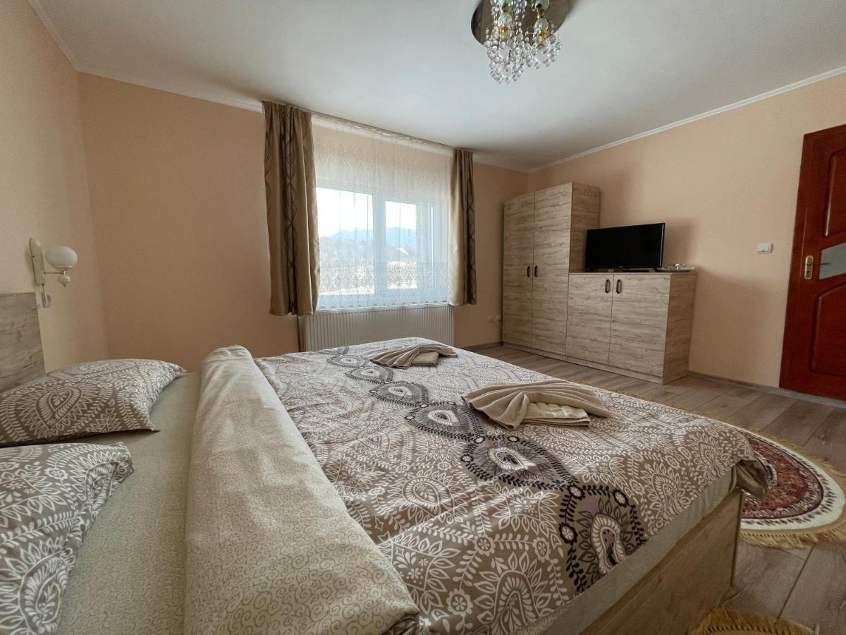 Double Room with Shared Bathroom photo 3