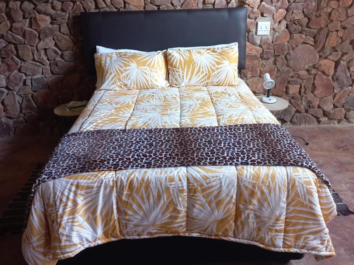 Small Double Room - Photo 13