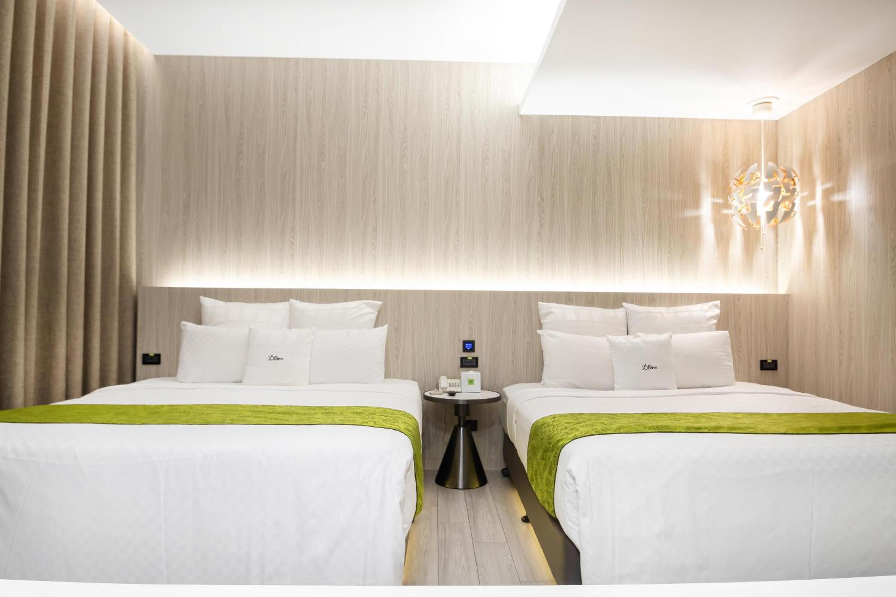 Classic Quadruple Room