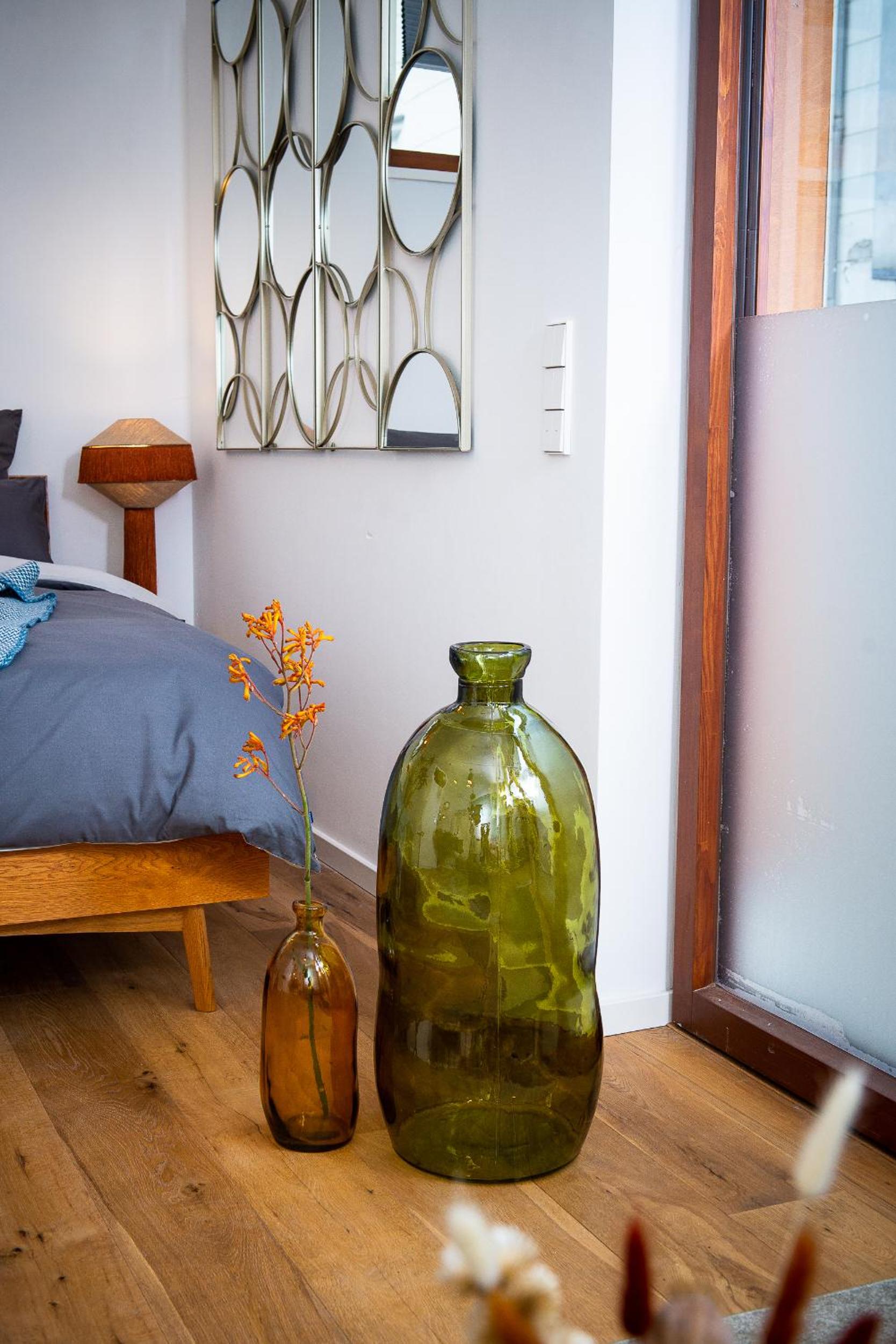 Eight-Bedroom House photo 3