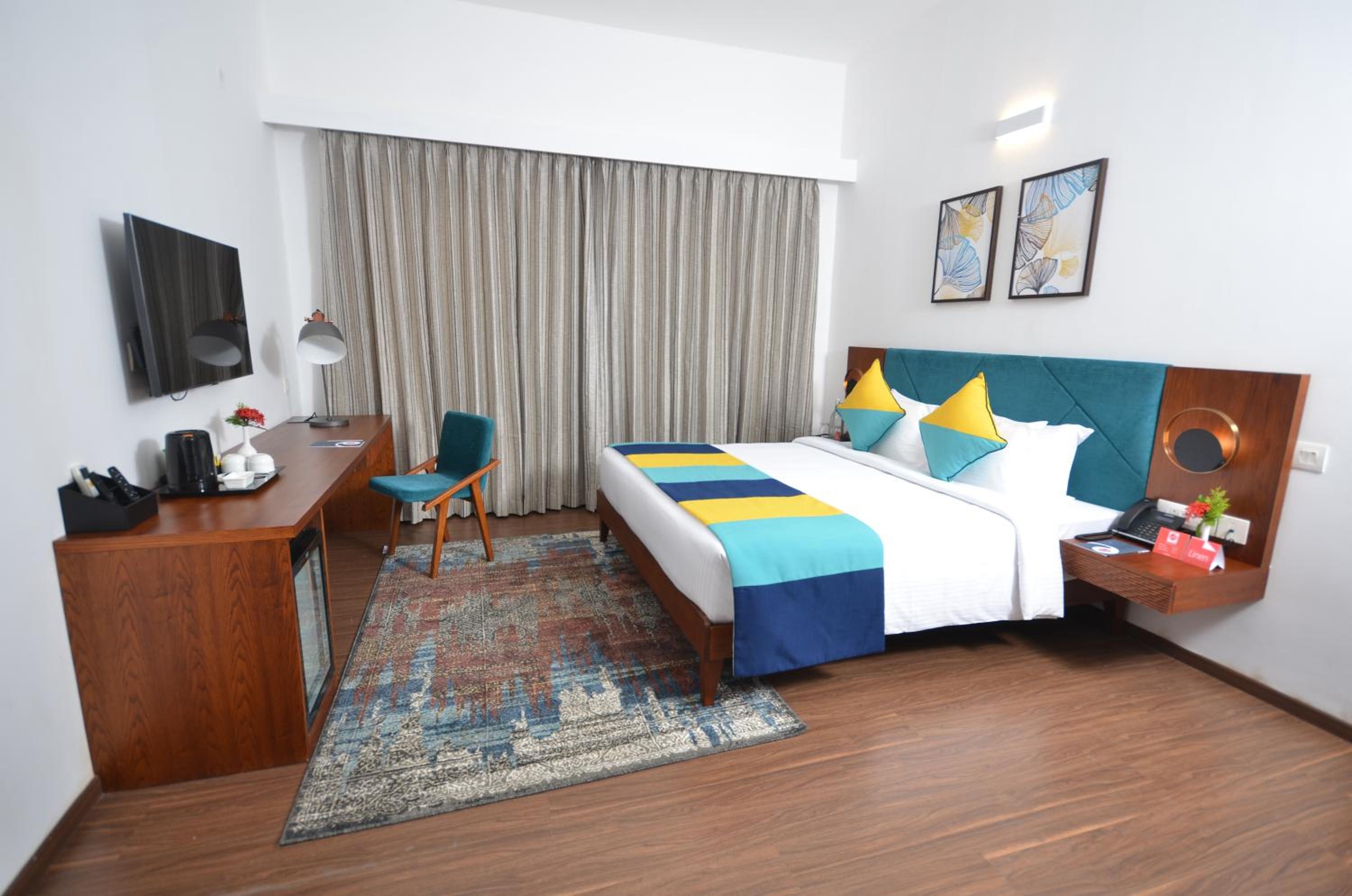 Suite - Photo 1