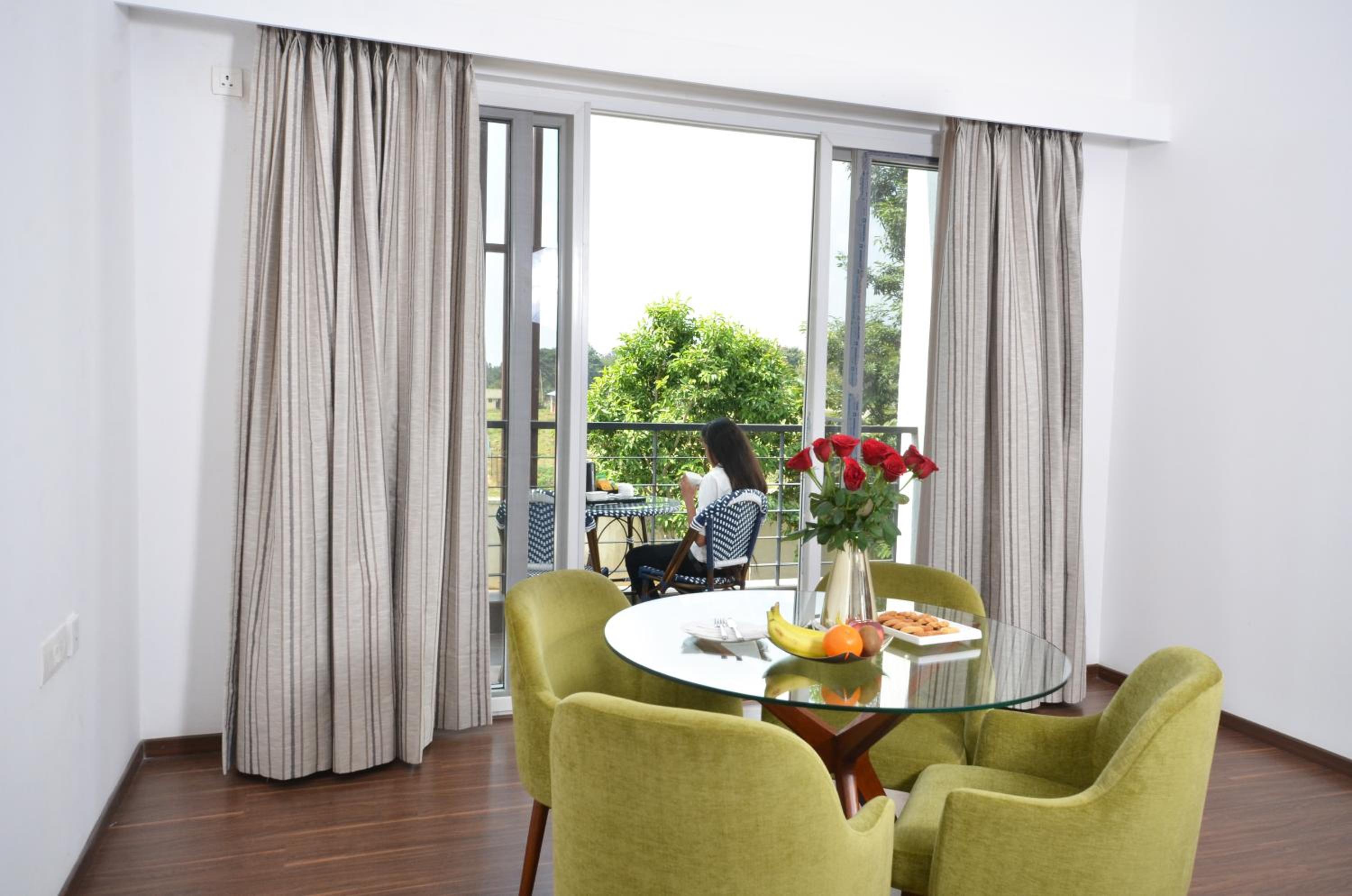 Suite - Photo 5