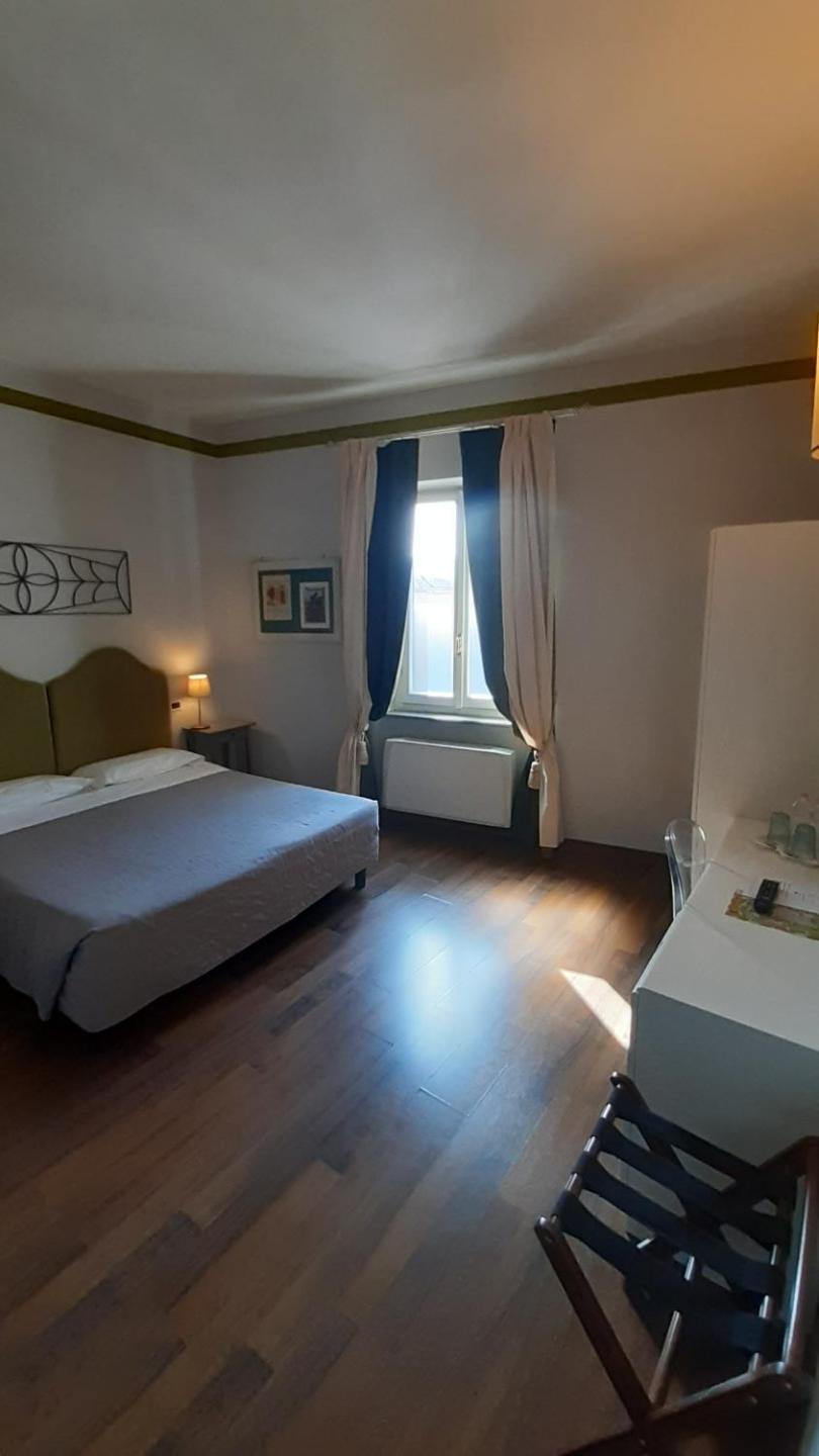 Standard Double or Twin Room - Photo 2