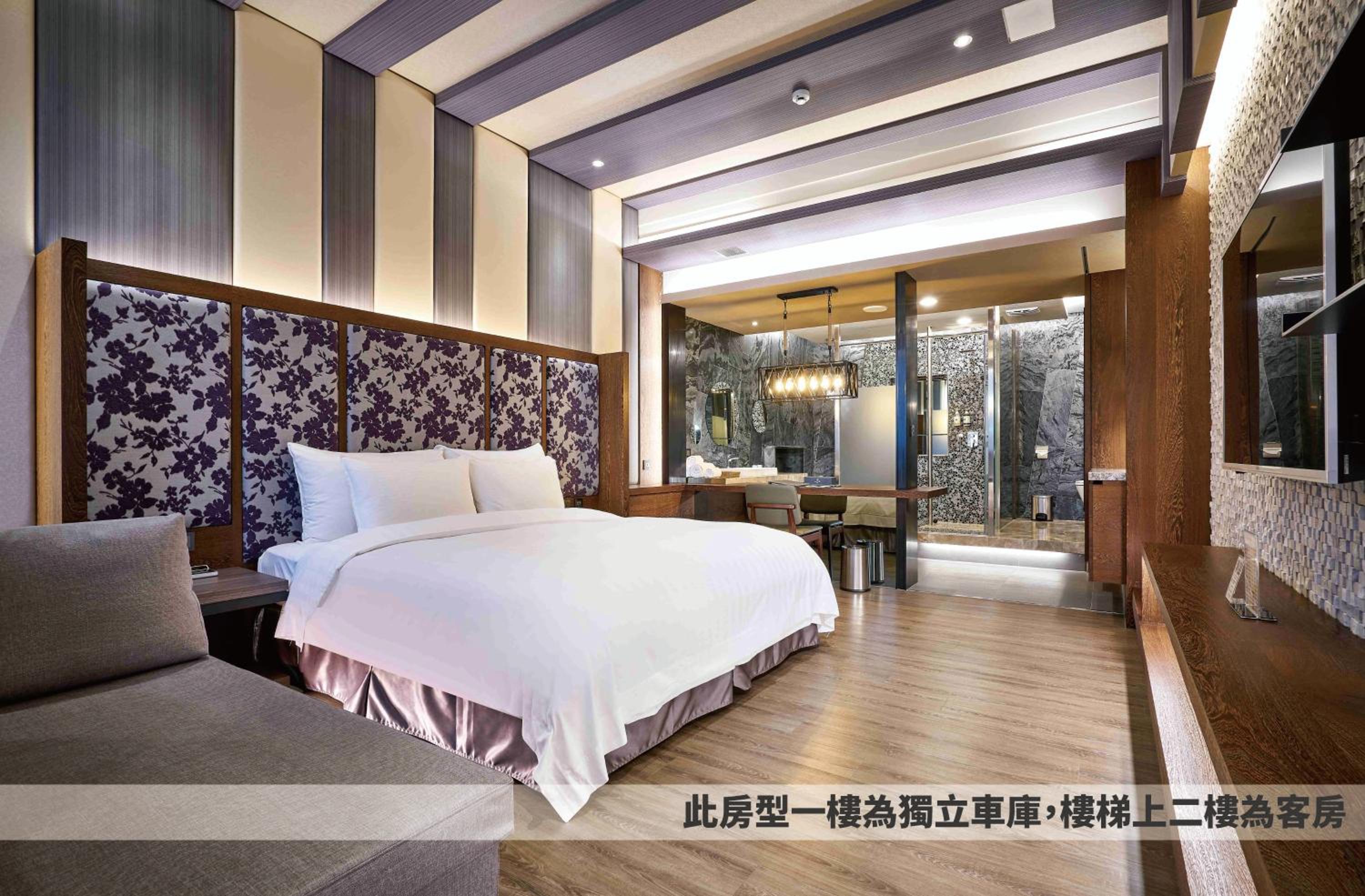 带温泉浴缸的豪华客房