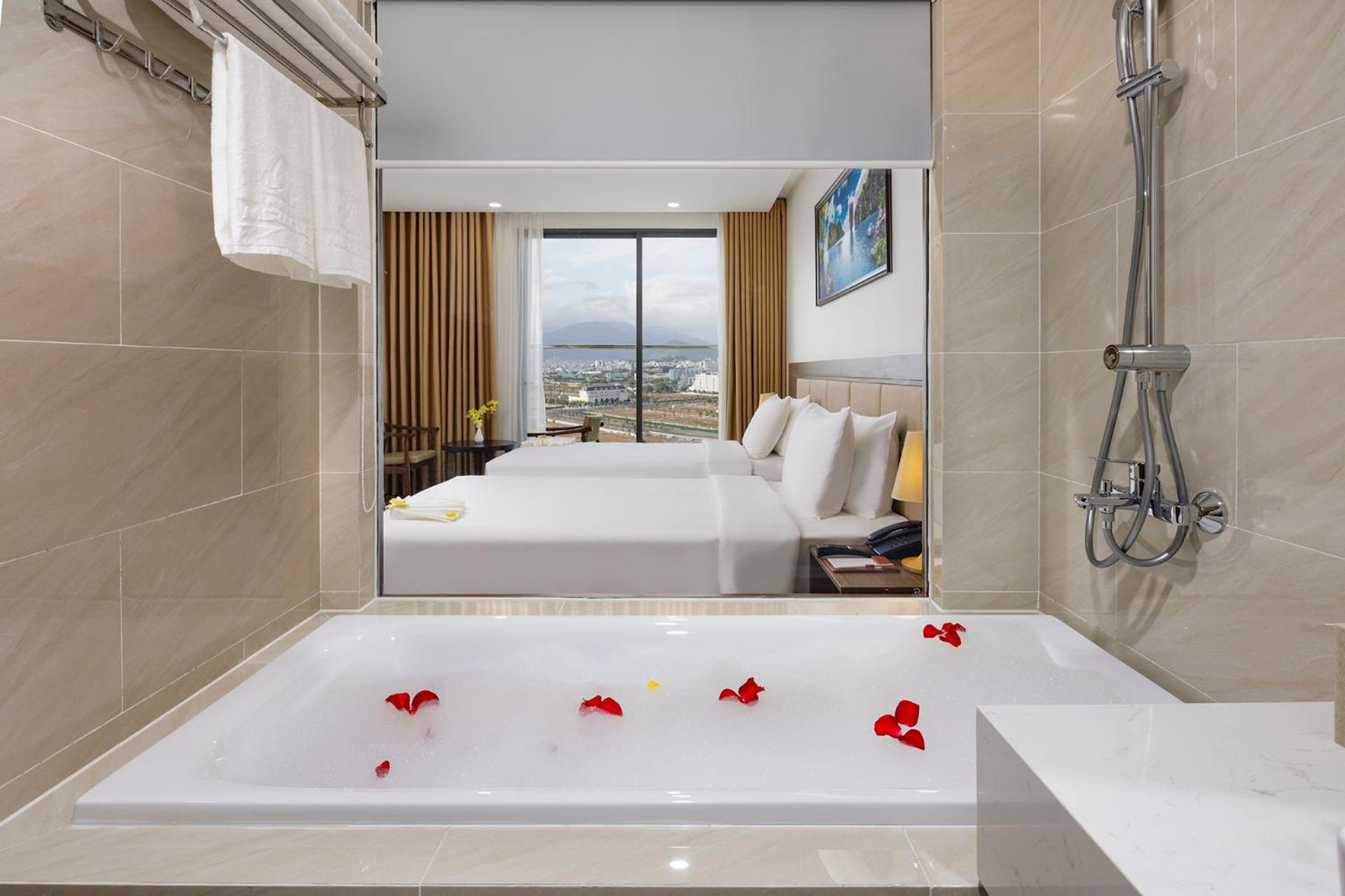 Senior Deluxe Double or Twin Room with Balcony