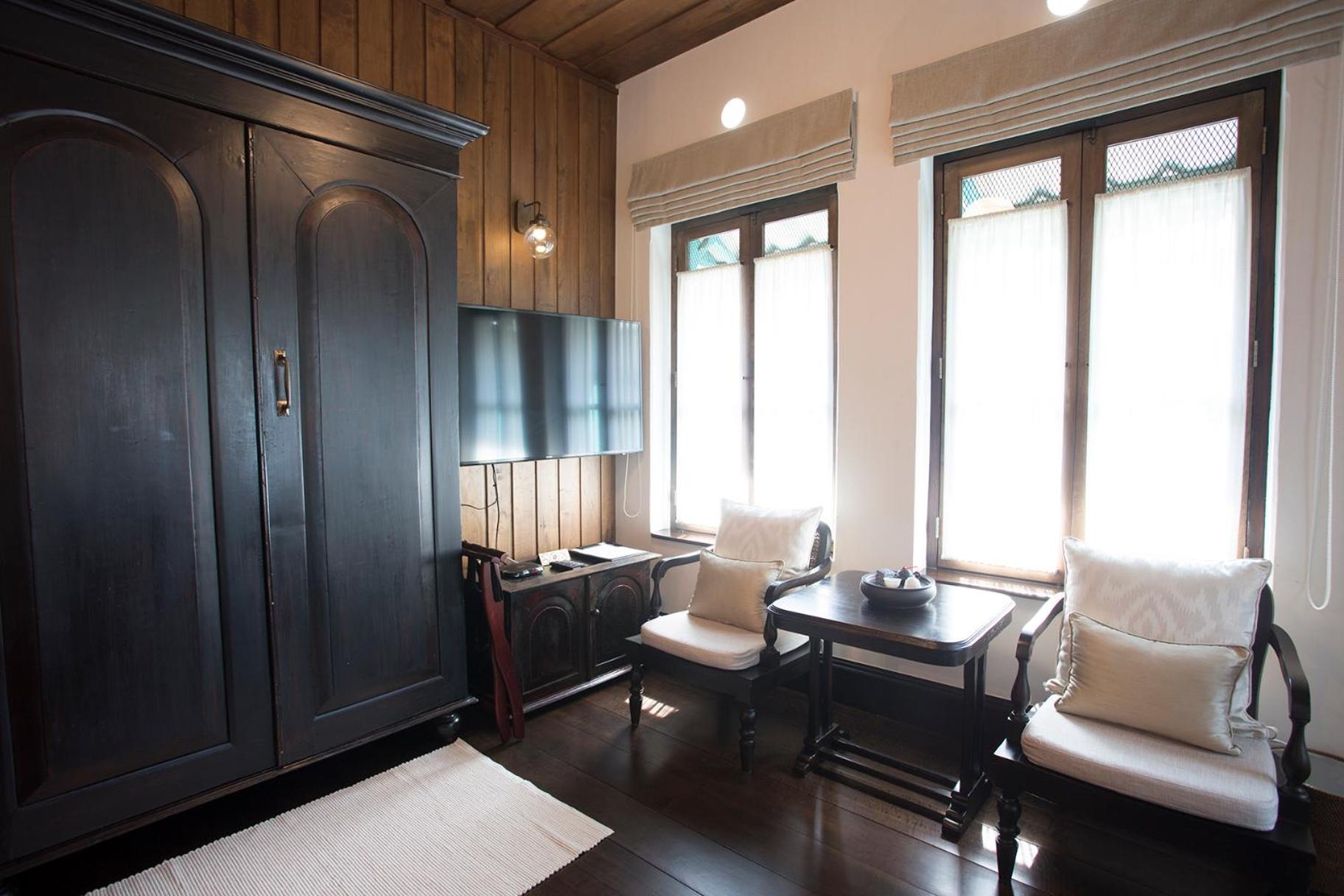 Superior Queen Room thumbnail 5