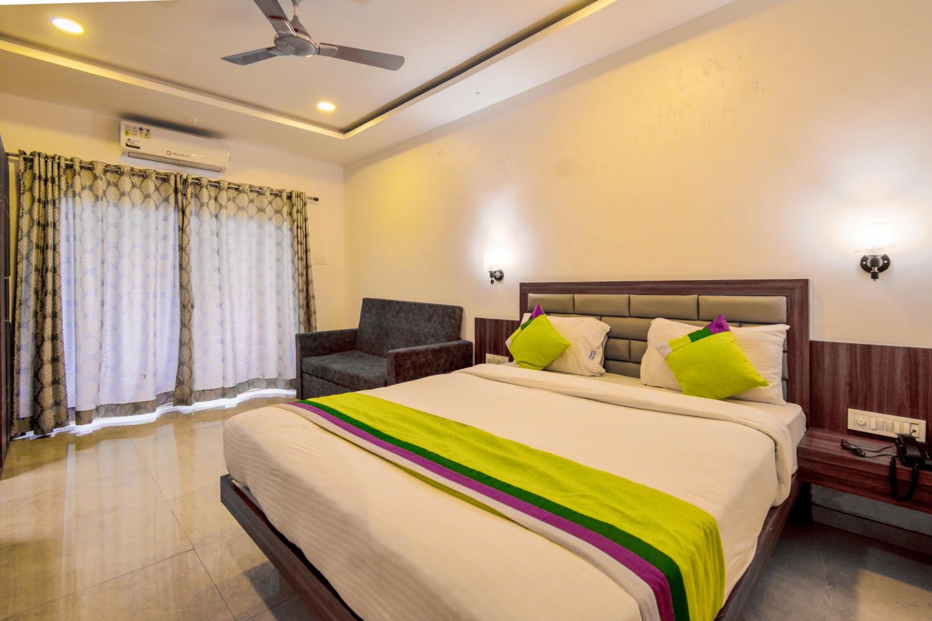 Deluxe Double Room photo 3