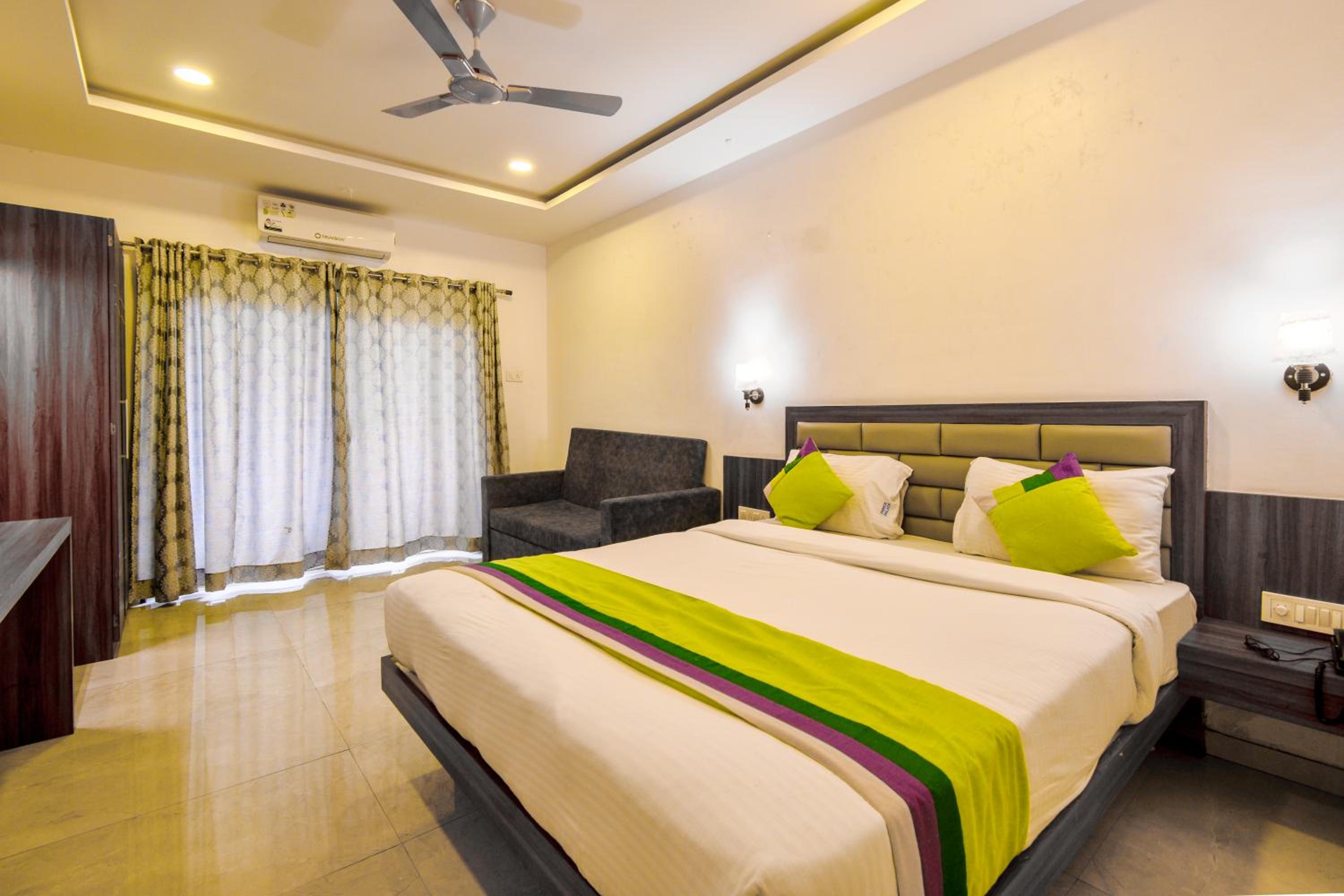 Deluxe Double Room photo 2