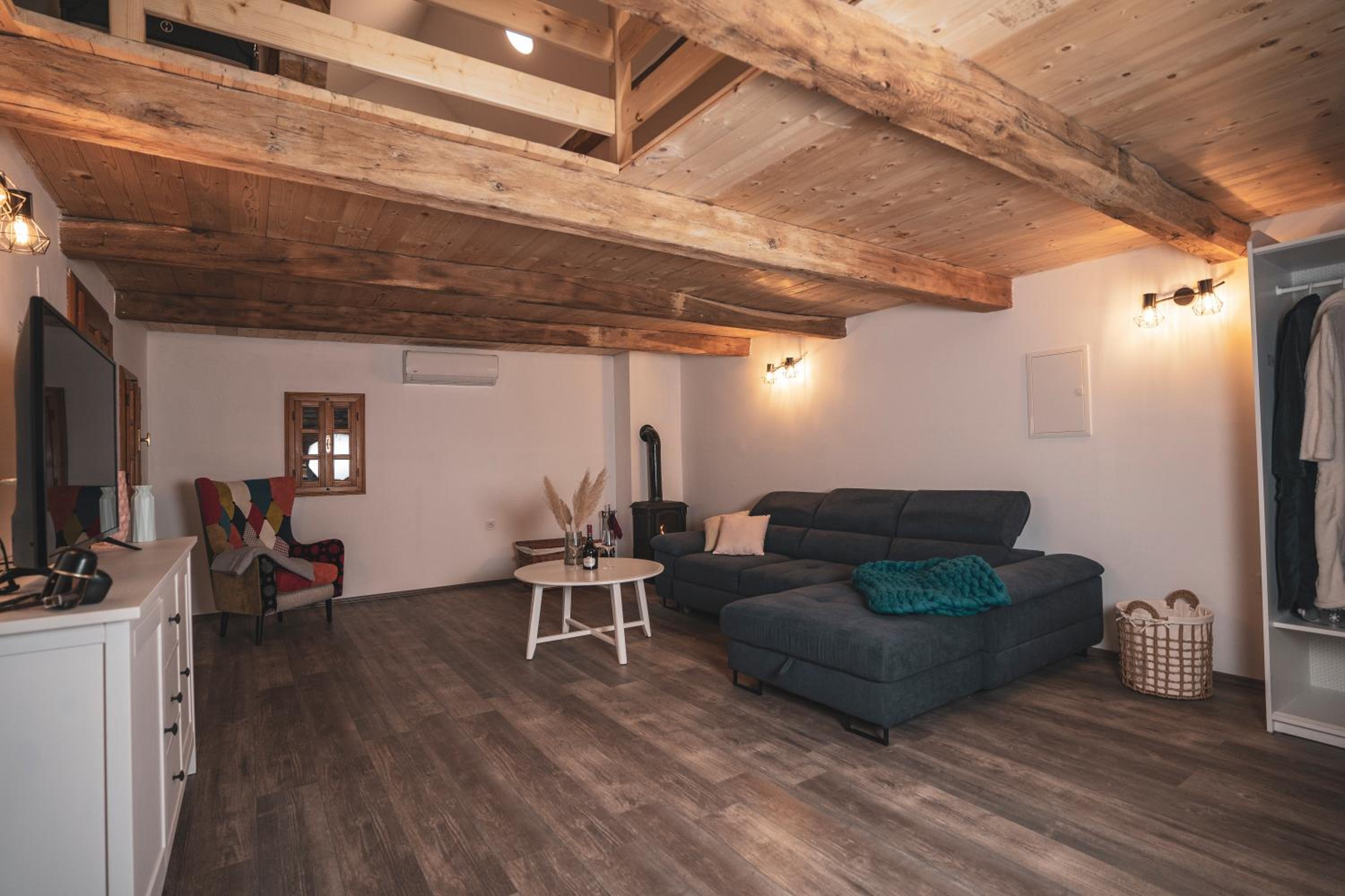 One-Bedroom House photo 1