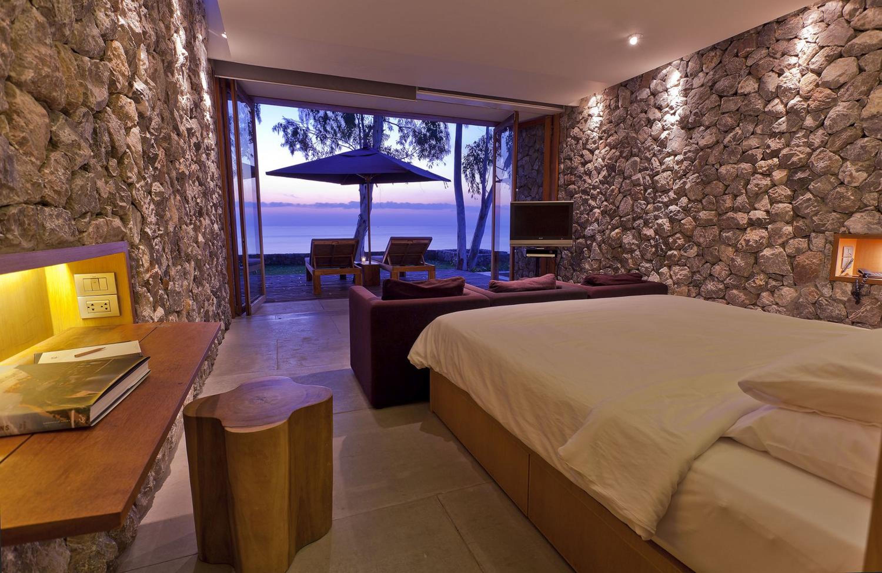 Deluxe Oceanfront Pool Villa photo 2