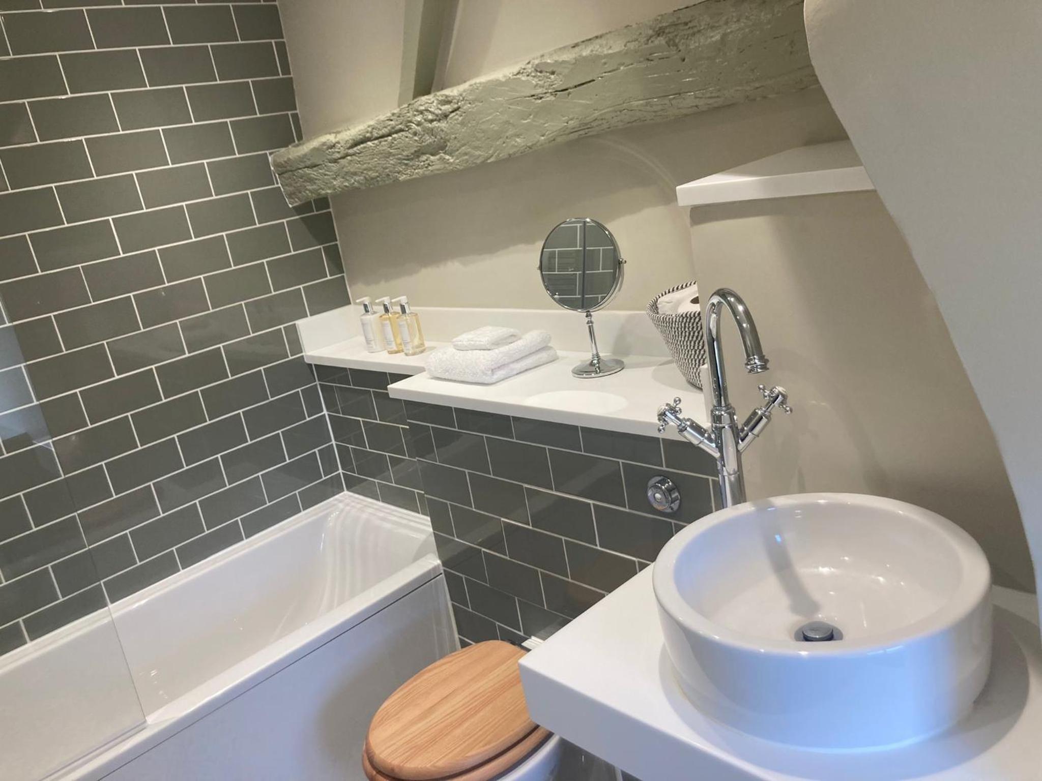 Superior Double or Twin Room - Photo 15