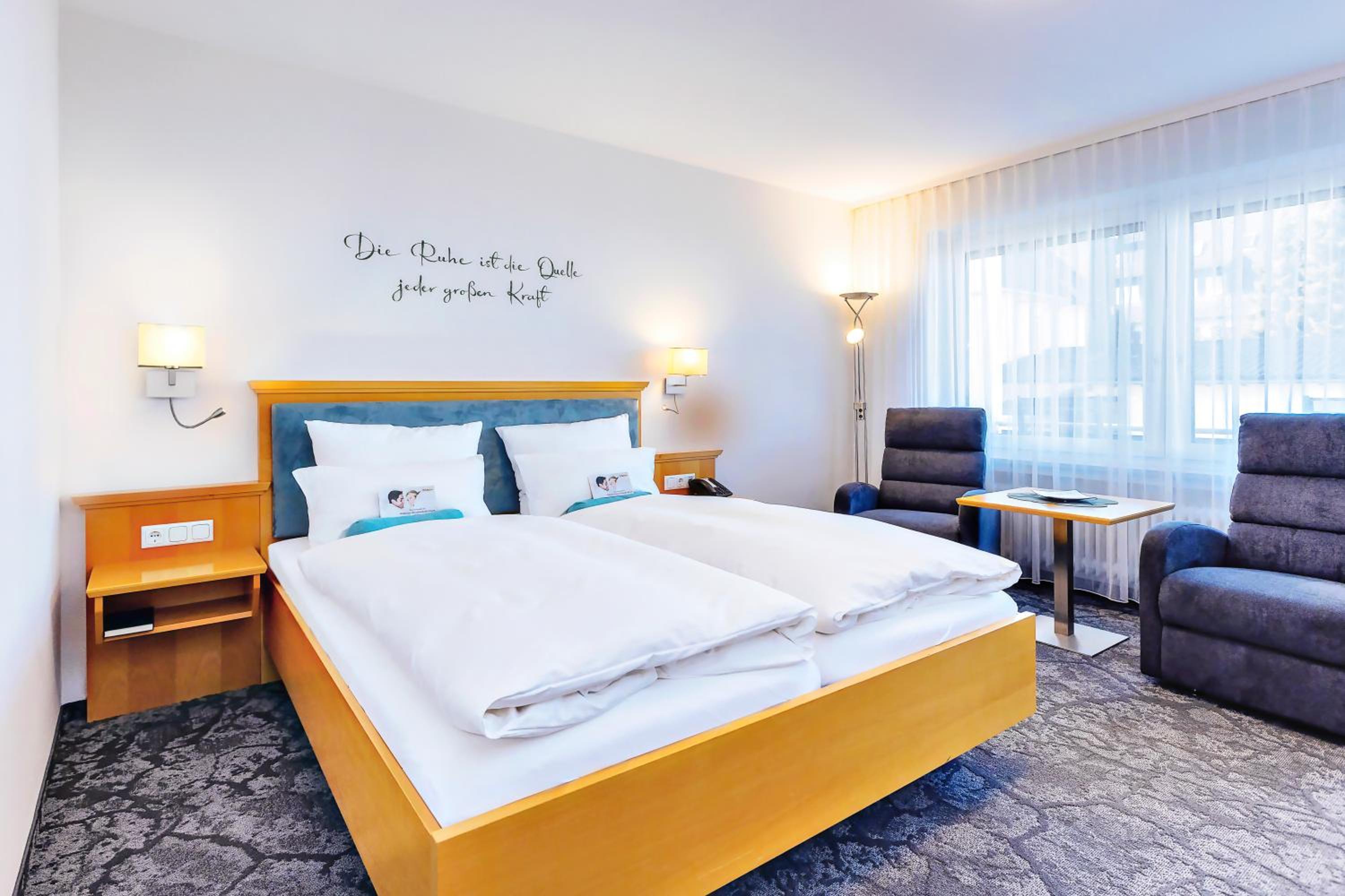 Double Room with Balcony - Photo 6