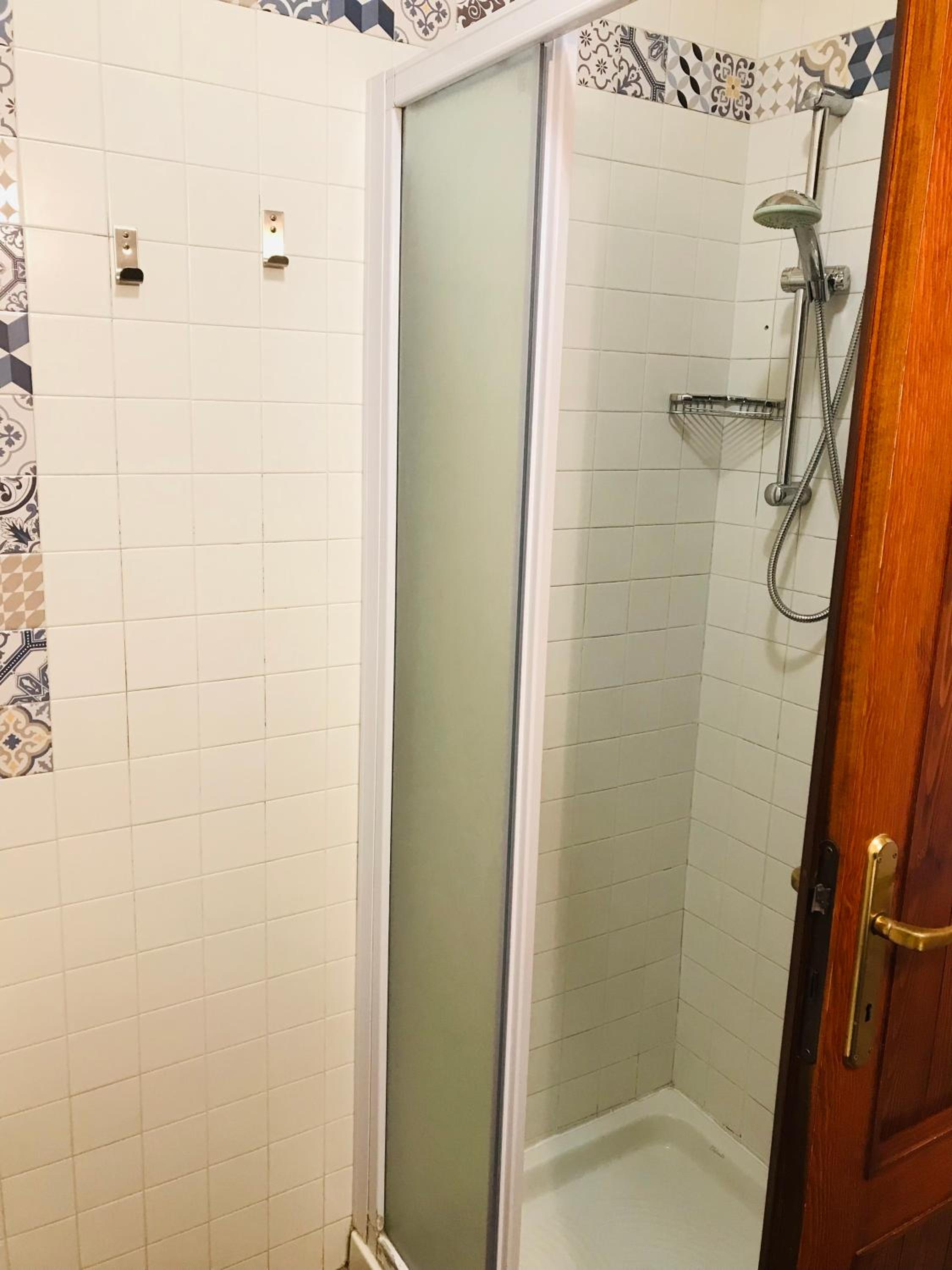 Double or Twin Room - Photo 6