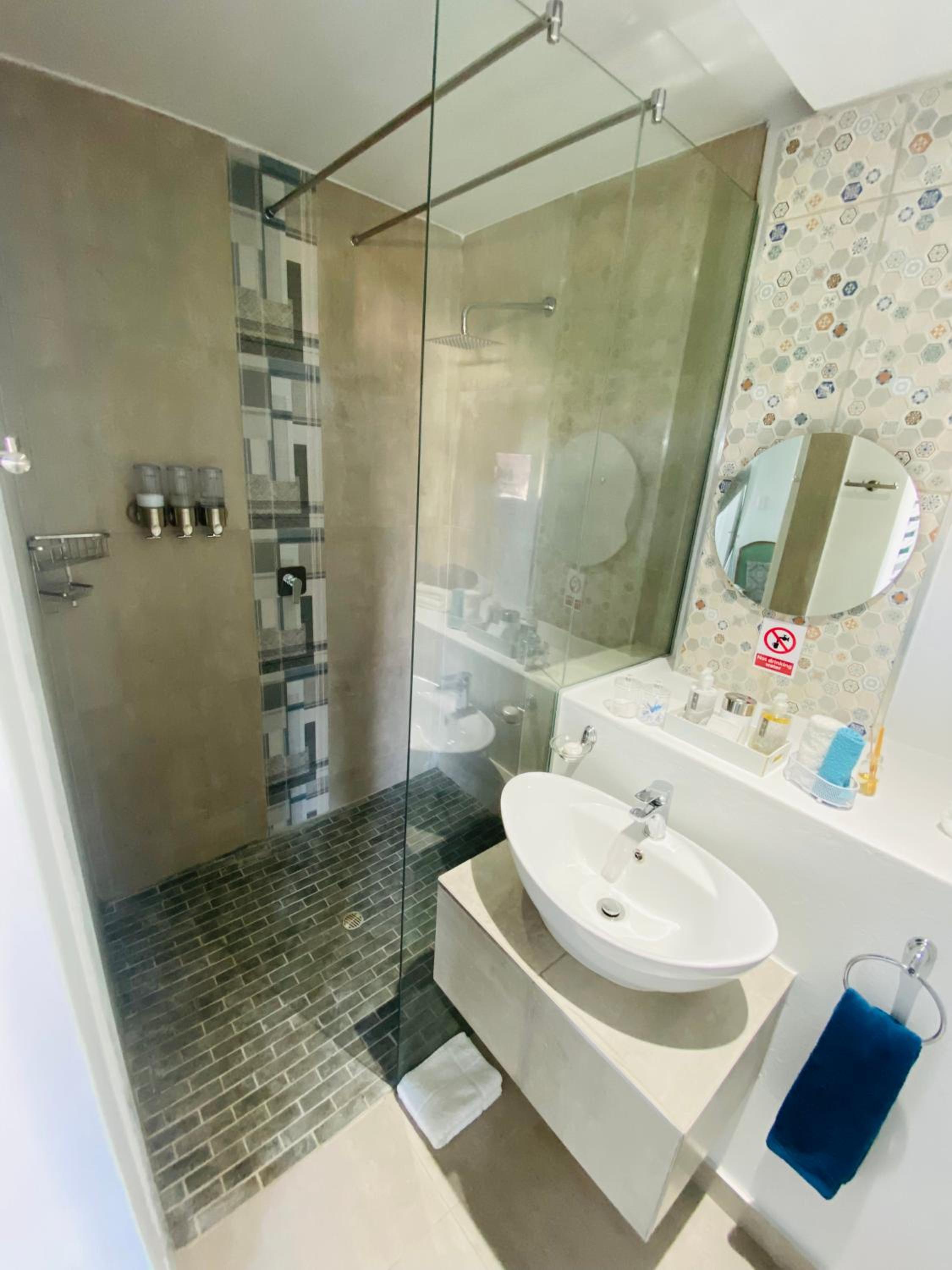 Standard Double or Twin Room photo 2