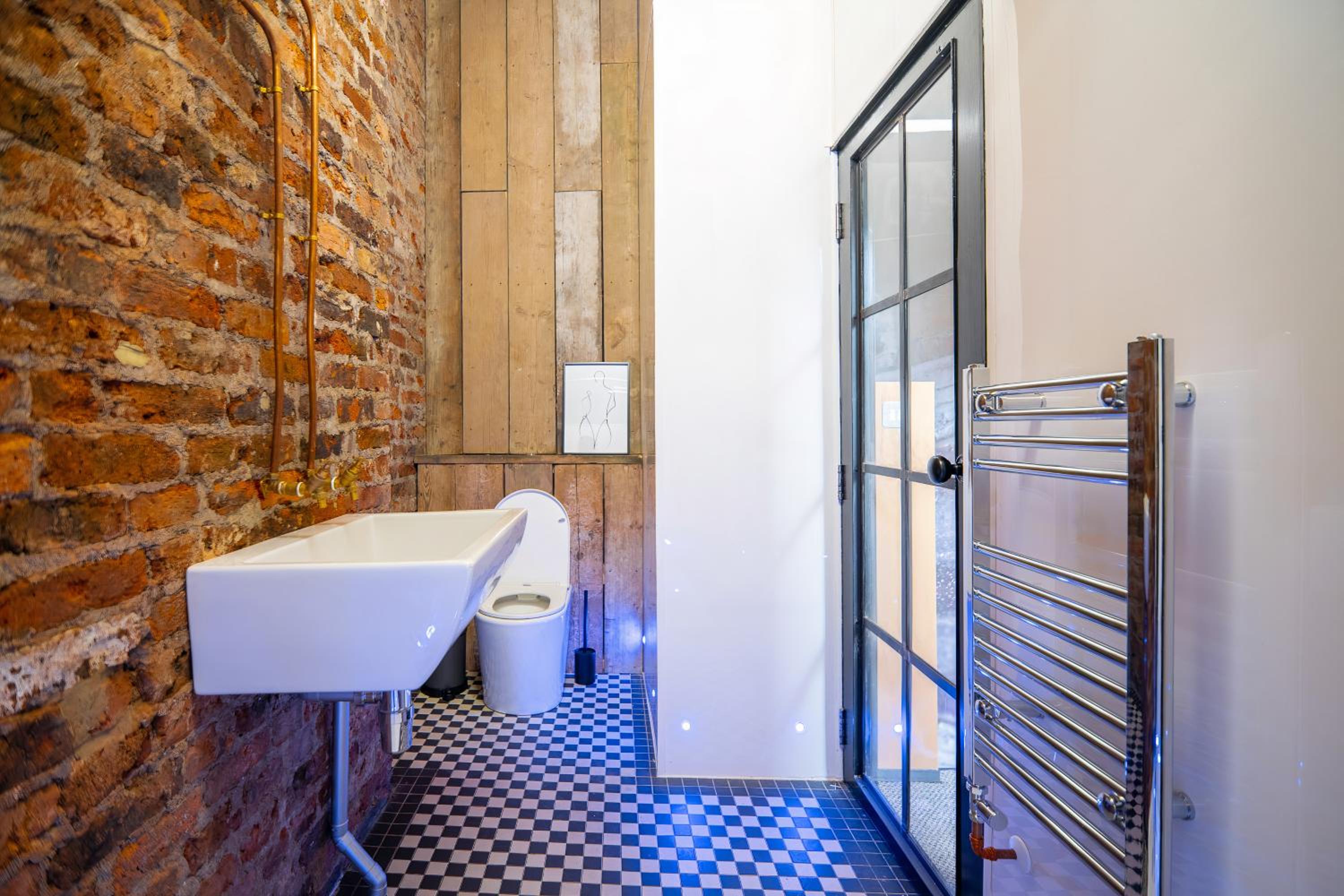 Two-Bedroom Apartment - Photo 10