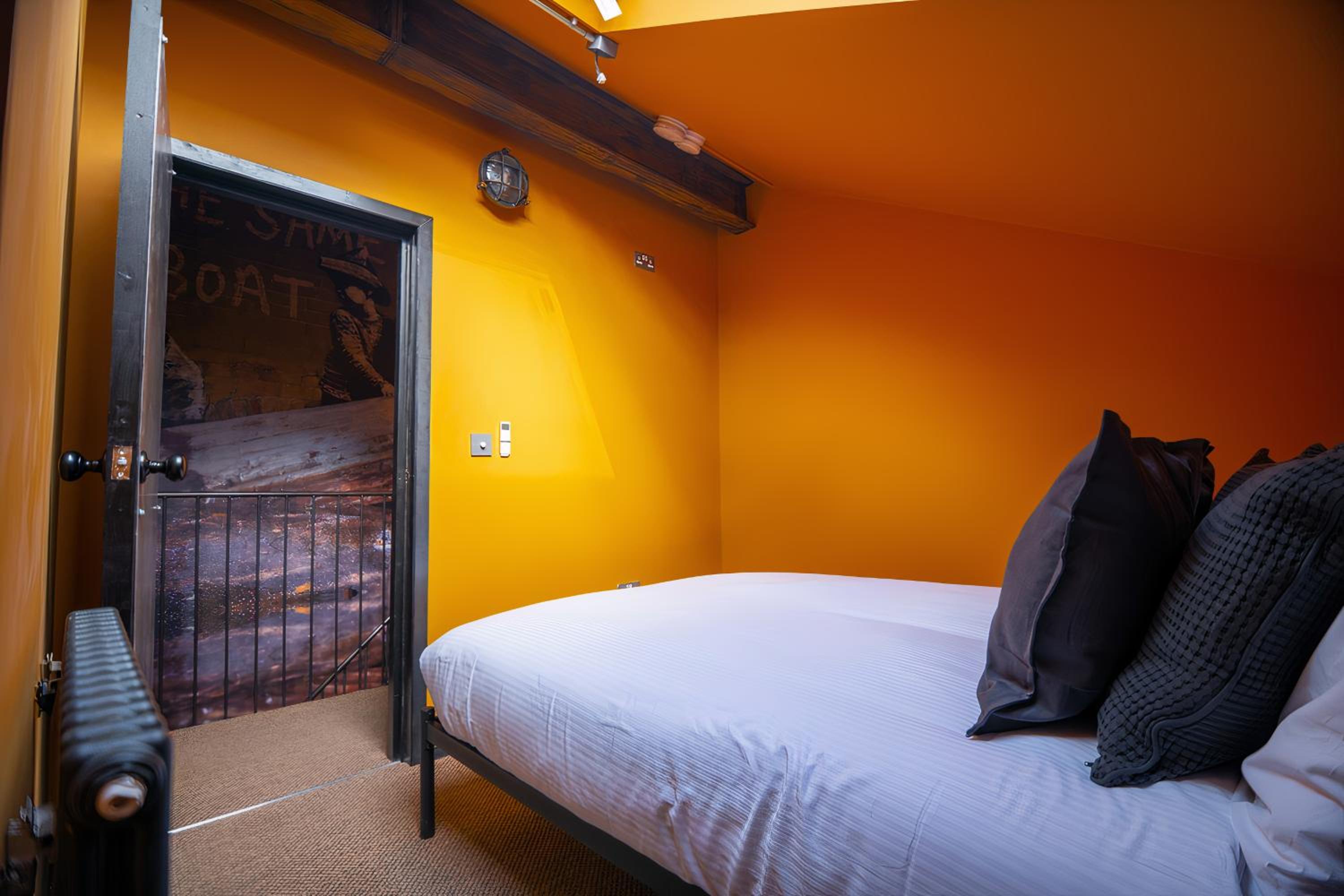 Two-Bedroom Apartment - Photo 8
