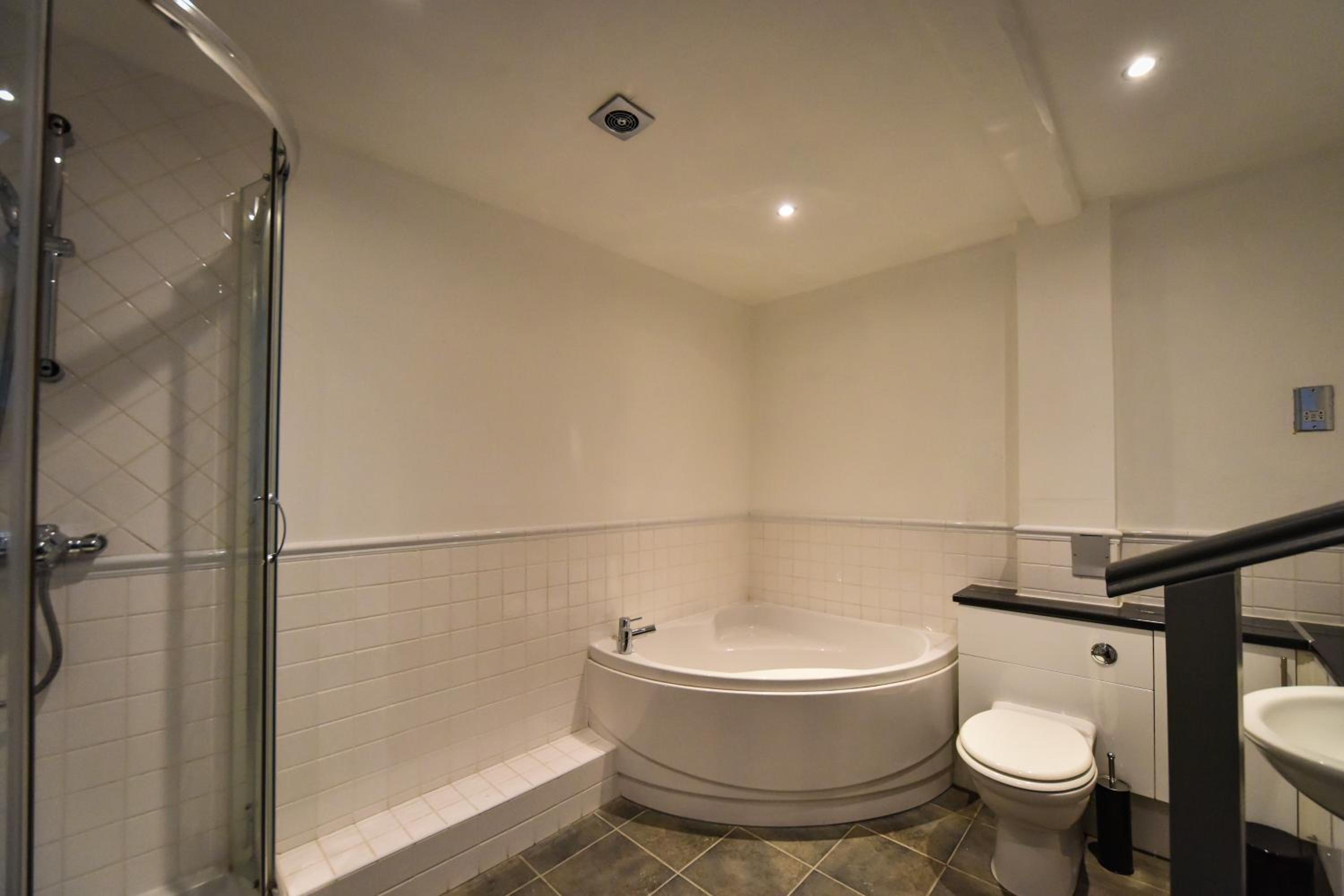 Superior King Room - Photo 3