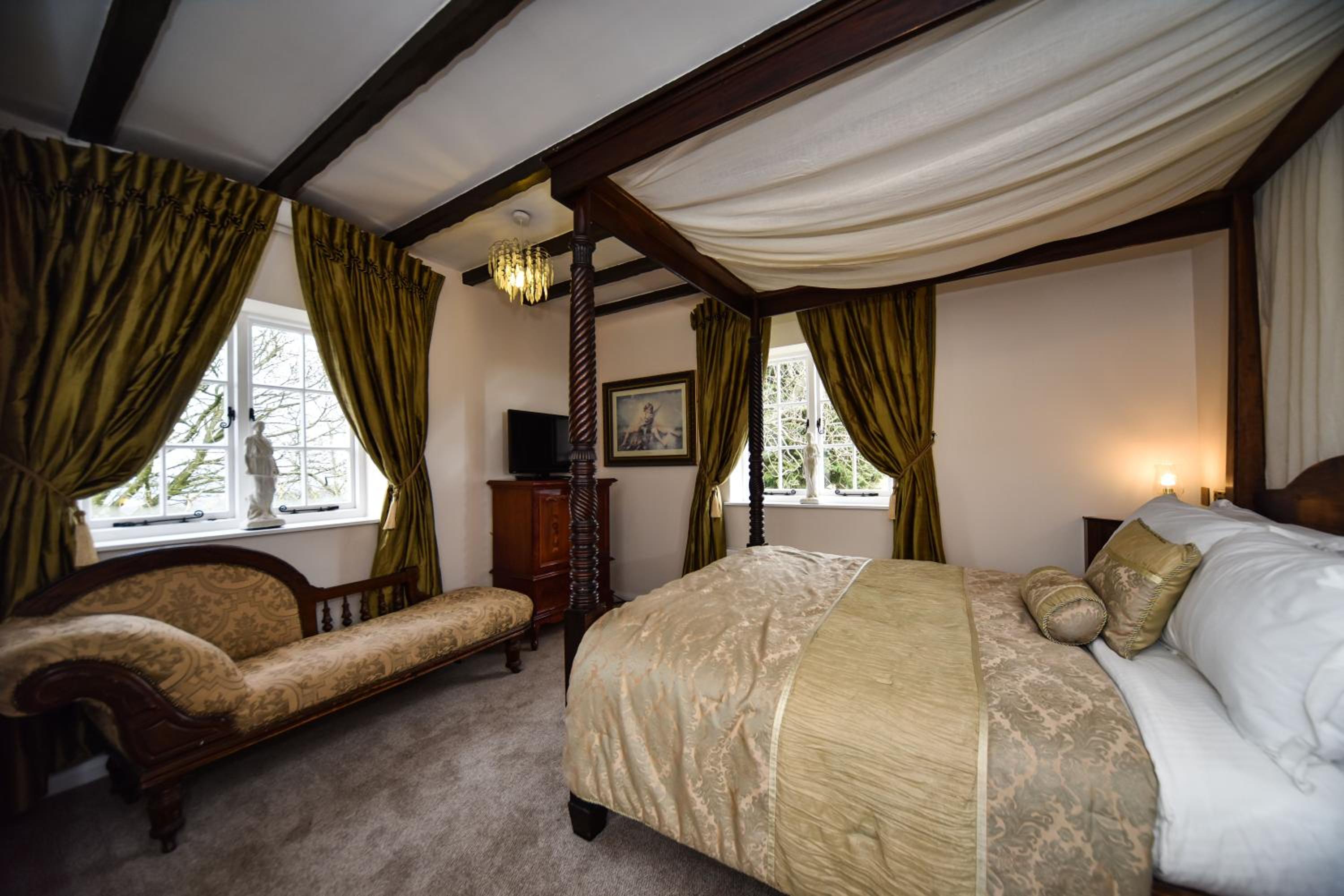 Superior King Room - Photo 9