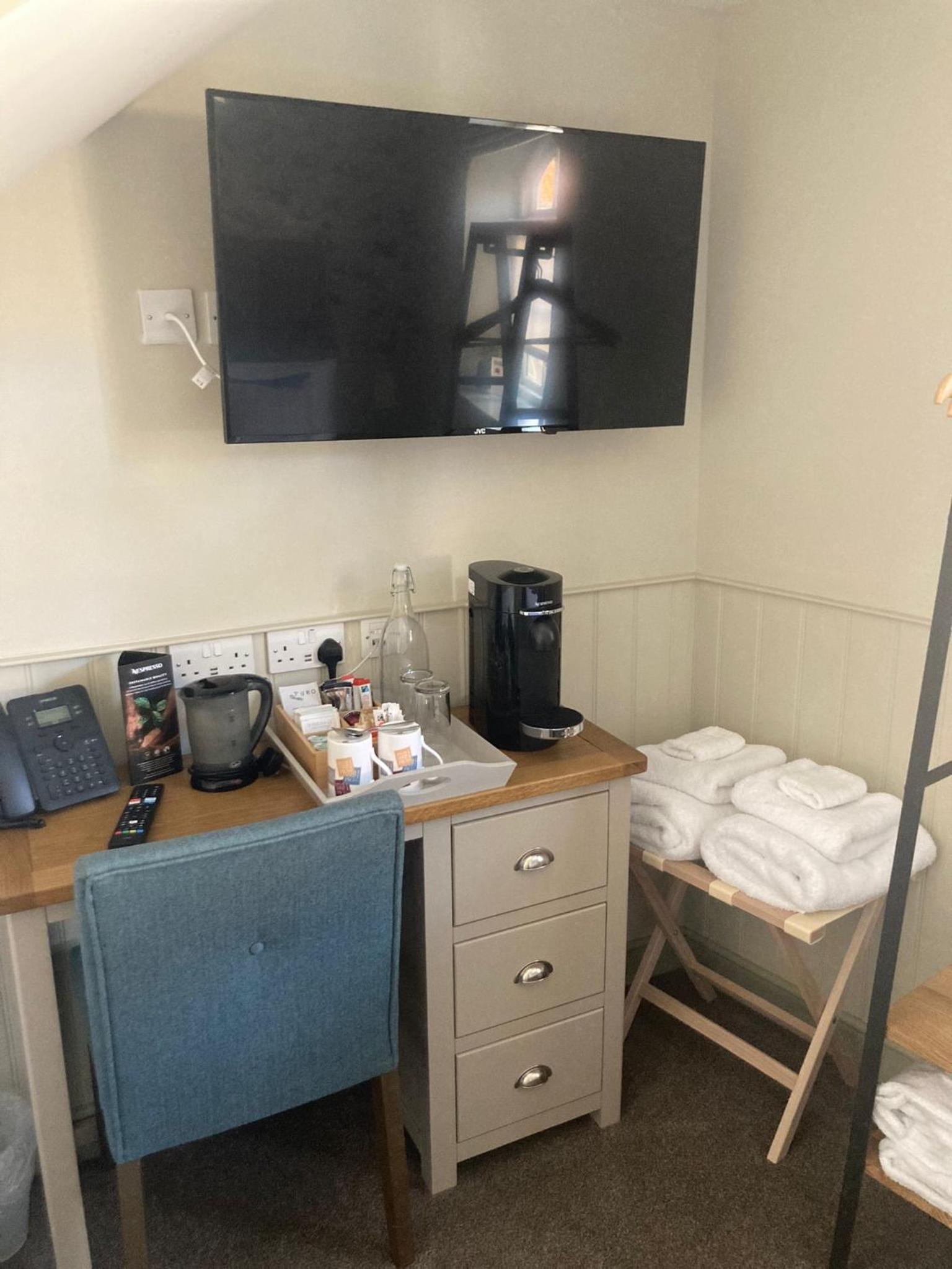 Double Room - Photo 7