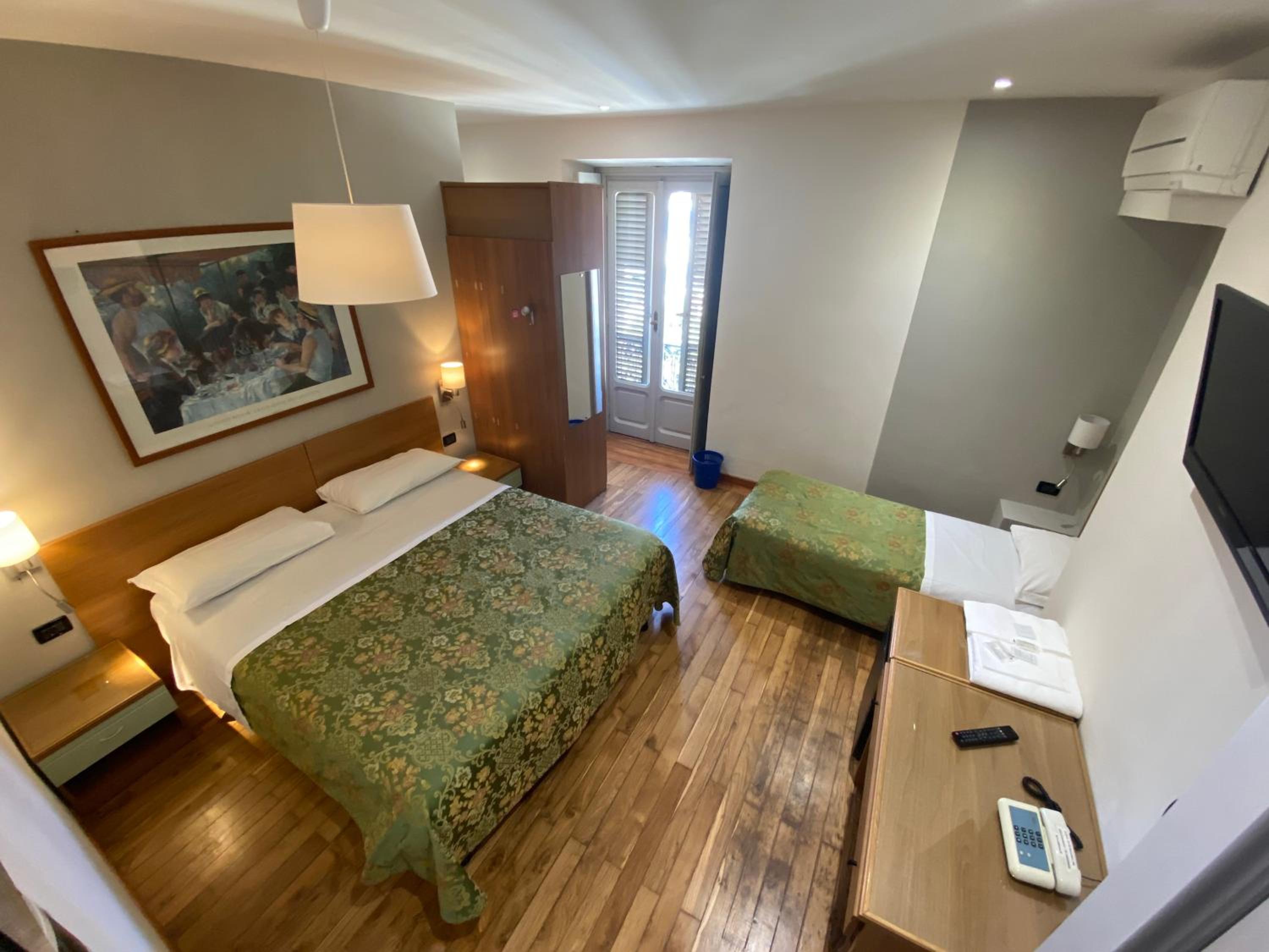 Superior Triple Room - Photo 1
