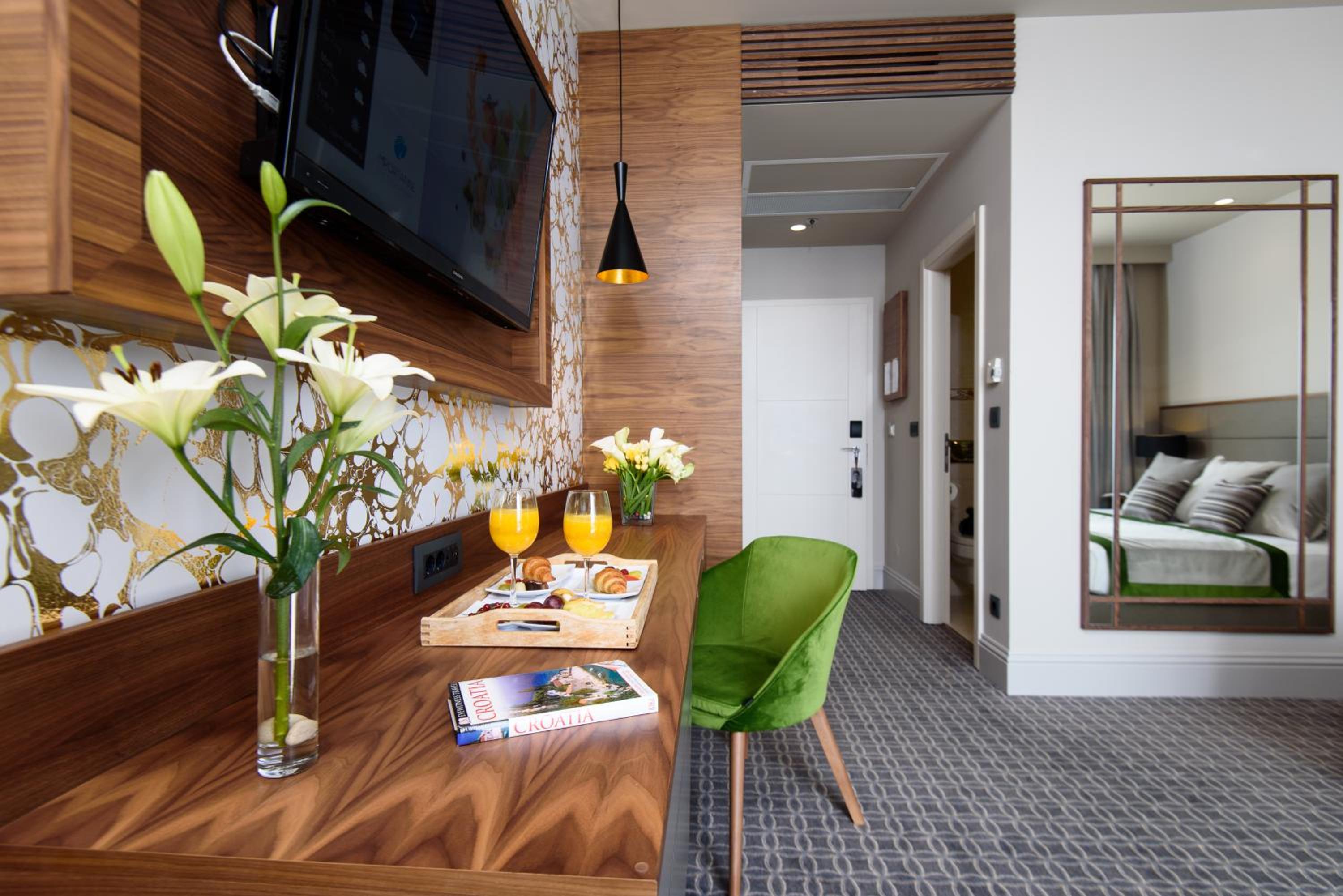 Luxury Room with Balcony