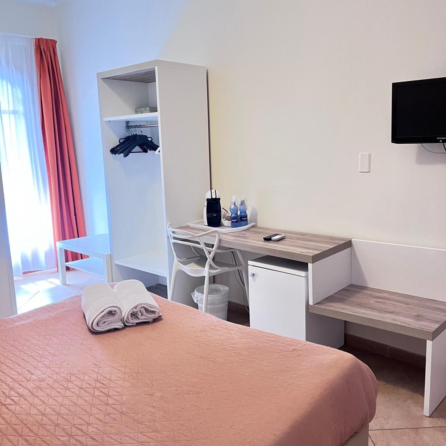 Standard Double Room photo 3