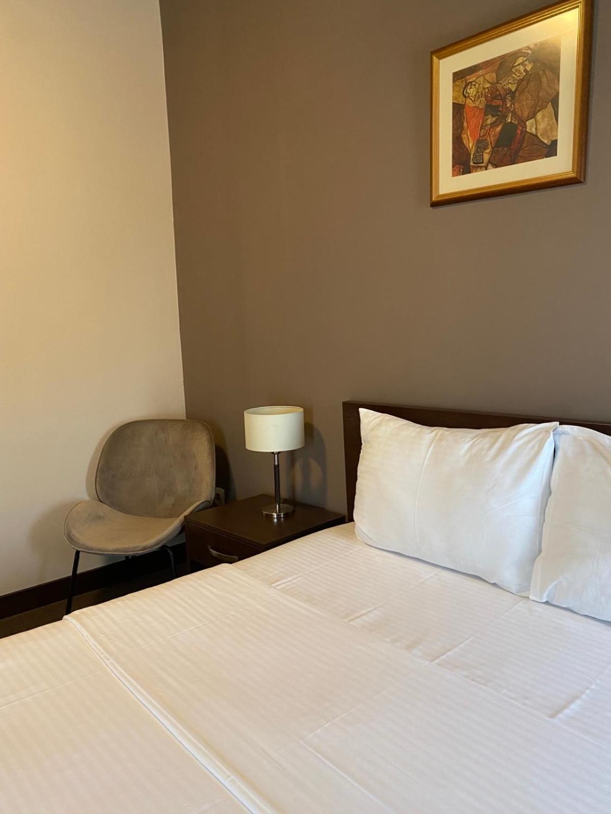 Single Room - Photo 3
