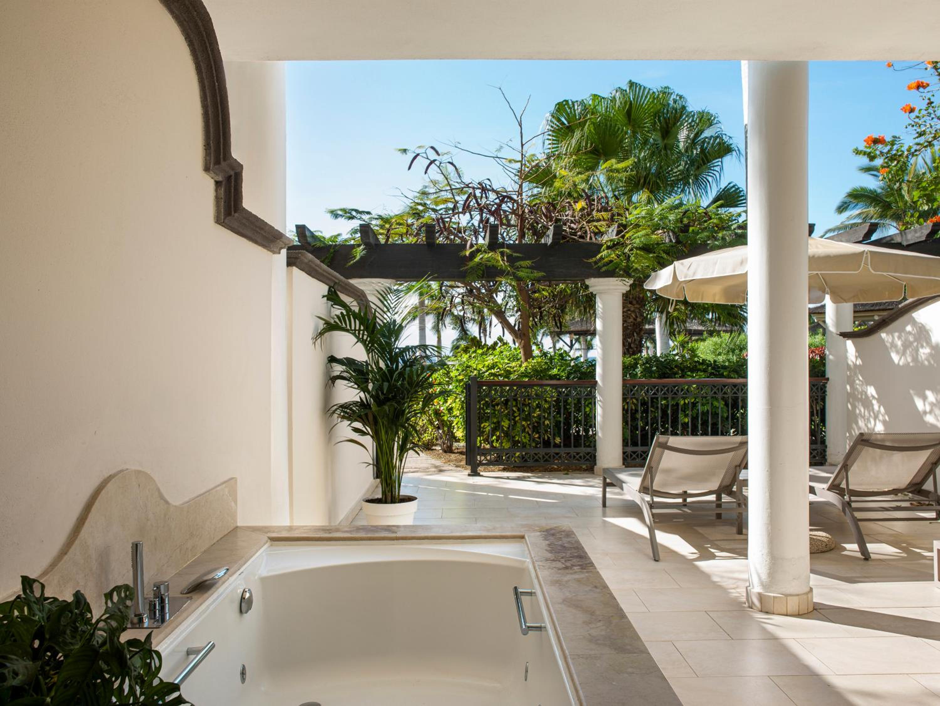 RedLevel Junior Suite Large Terrace and Hot Tub - Photo 6