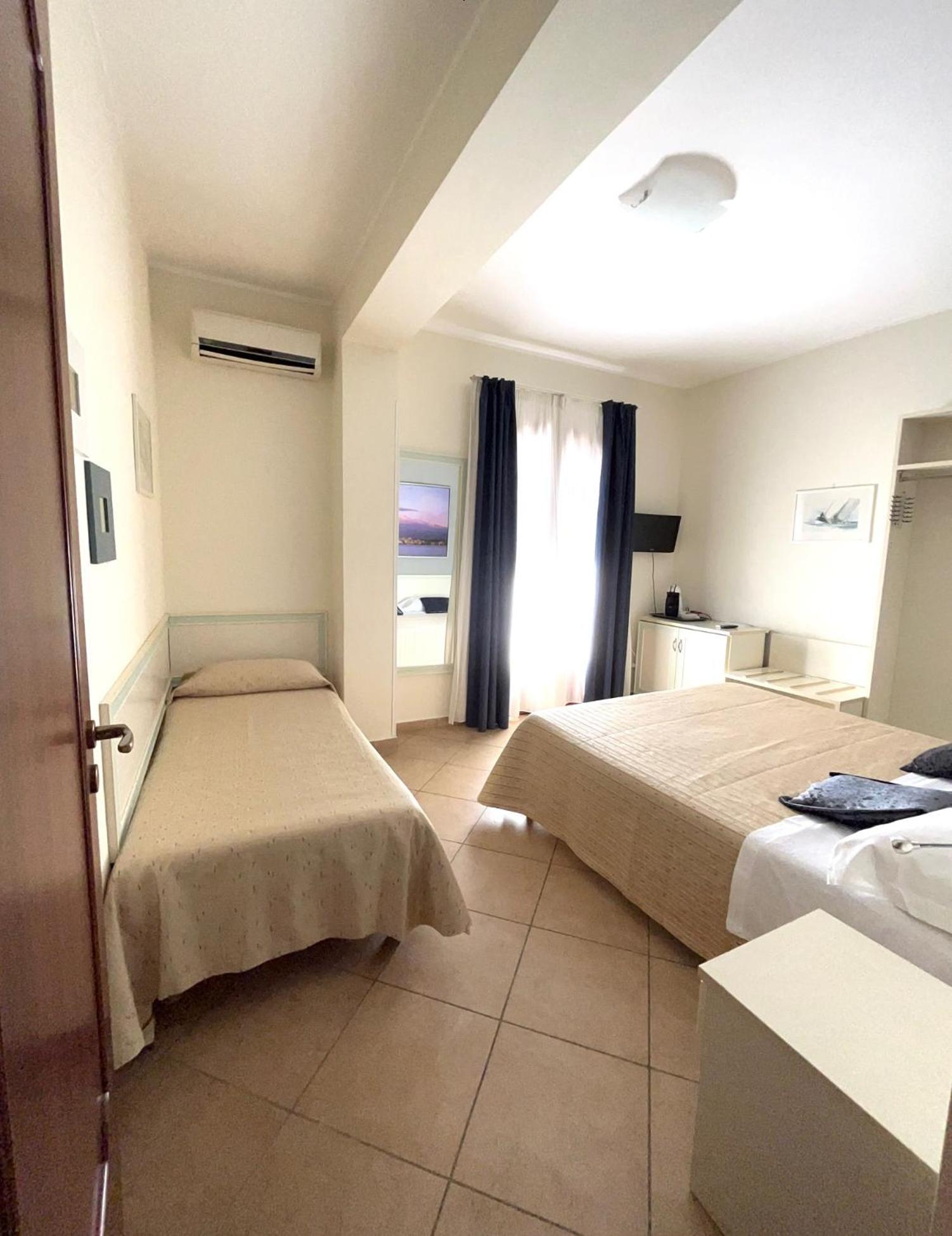 Classic Triple Room photo 3