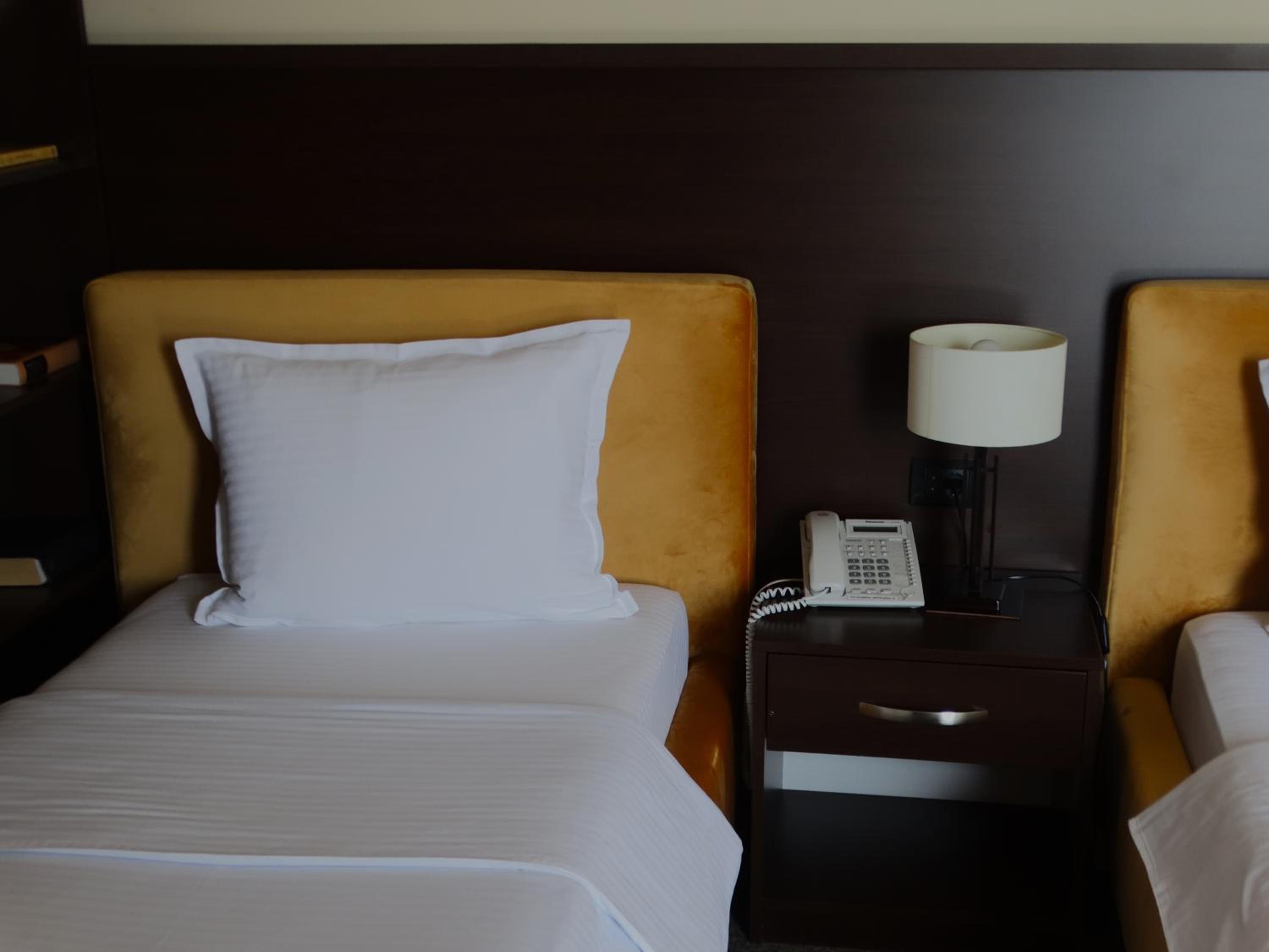 Twin Room - Photo 5