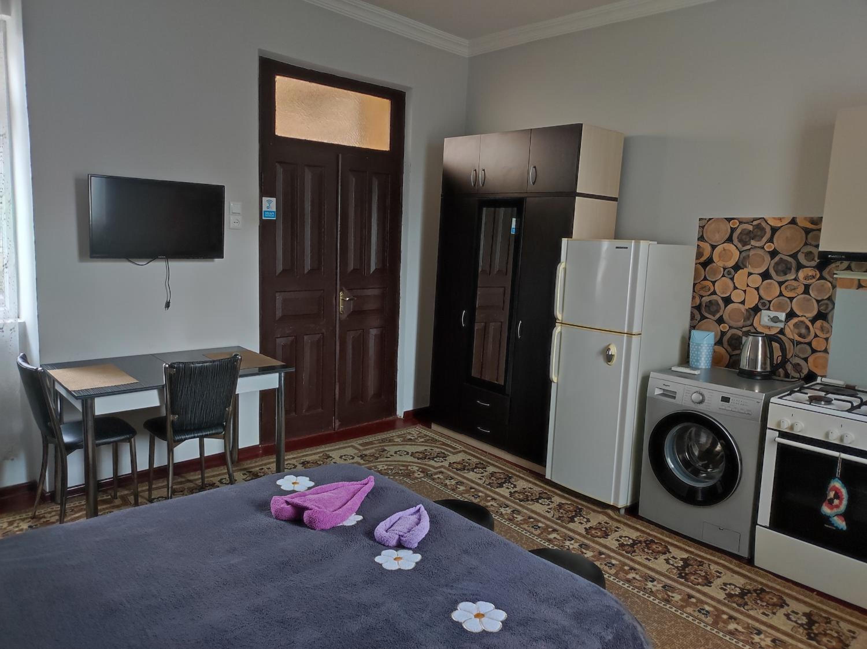 Deluxe Double Room with Balcony photo 2