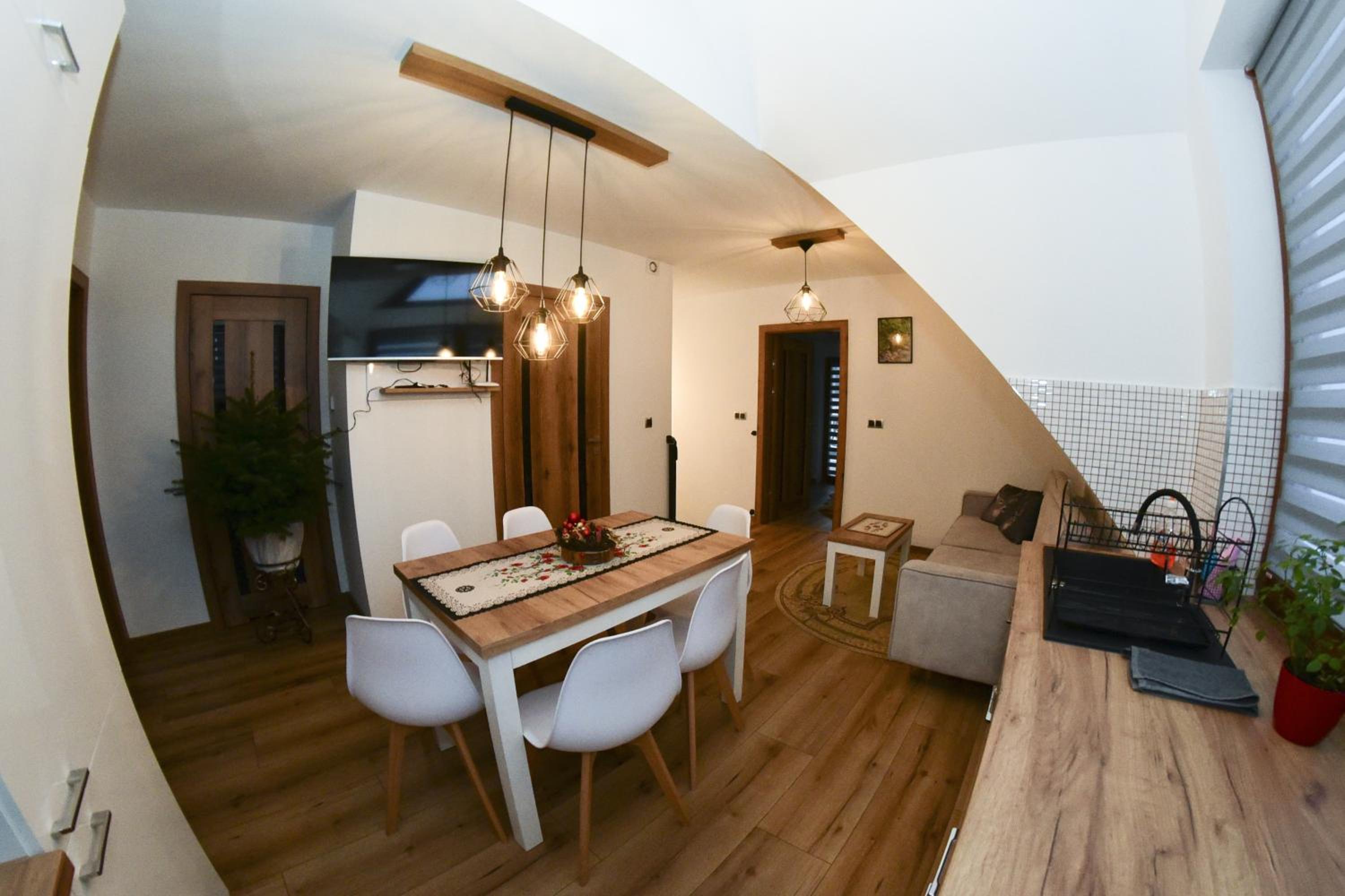 Three-Bedroom Apartment - Photo 10