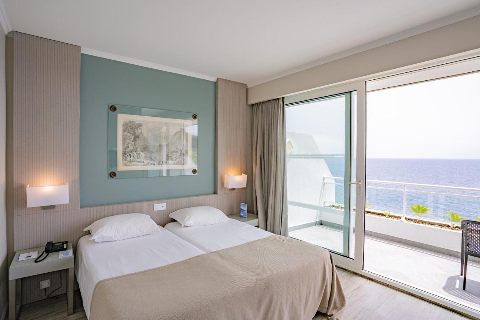 Junior Suite with Ocean View - Photo 2