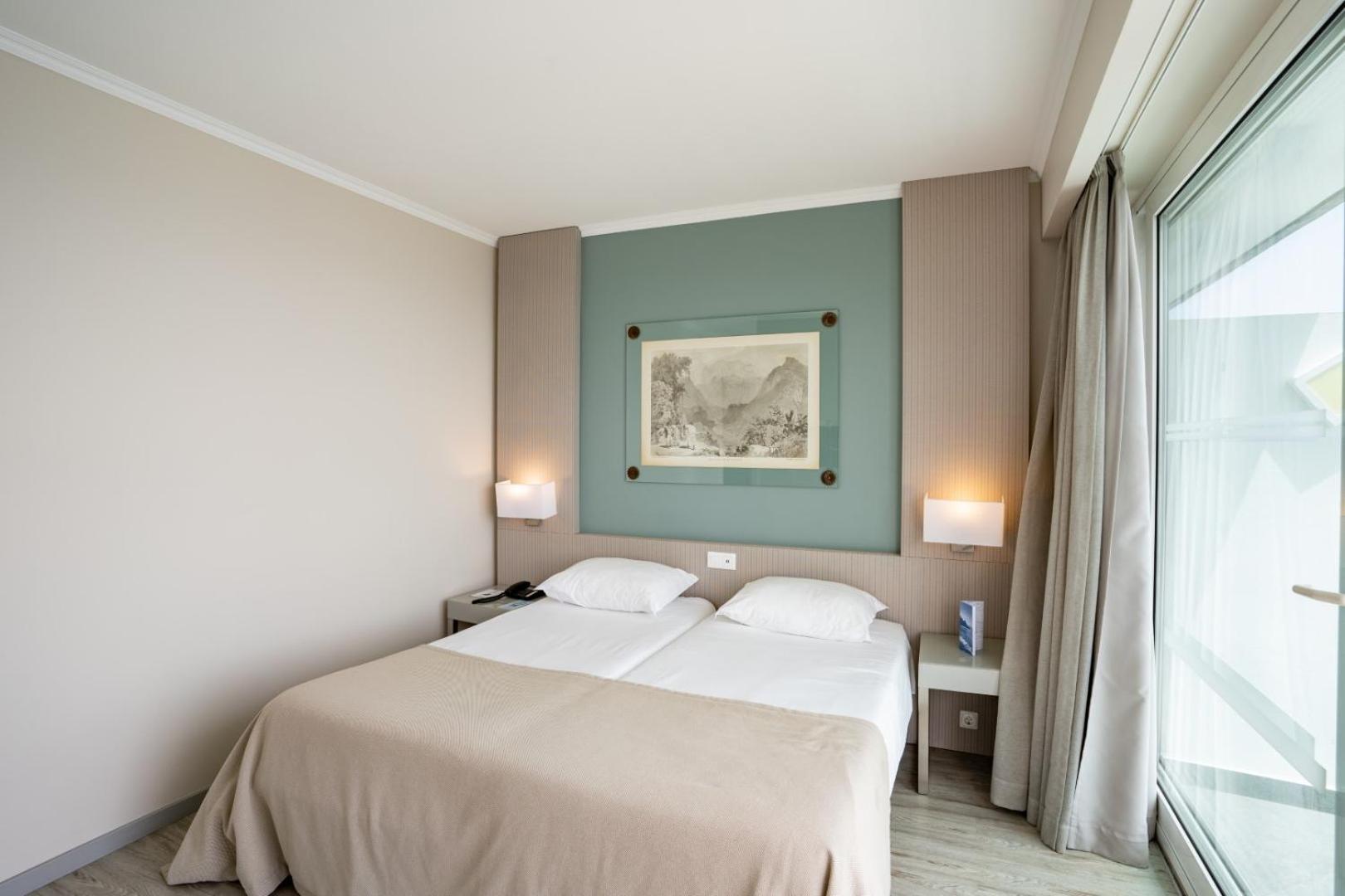 Superior Deluxe Double or Twin Room photo 3
