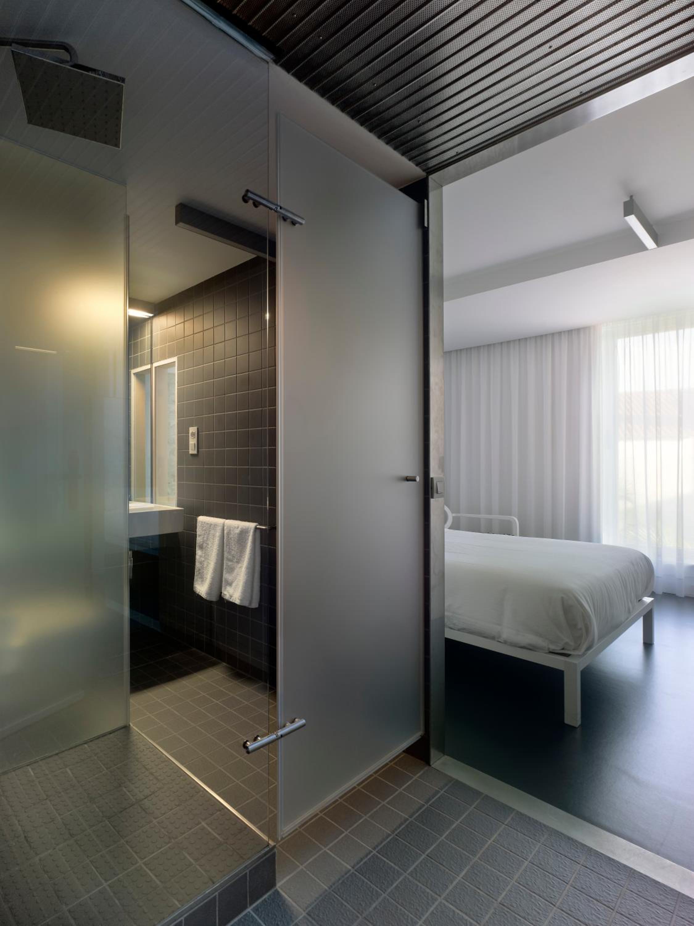 Double or Twin Room - Photo 8