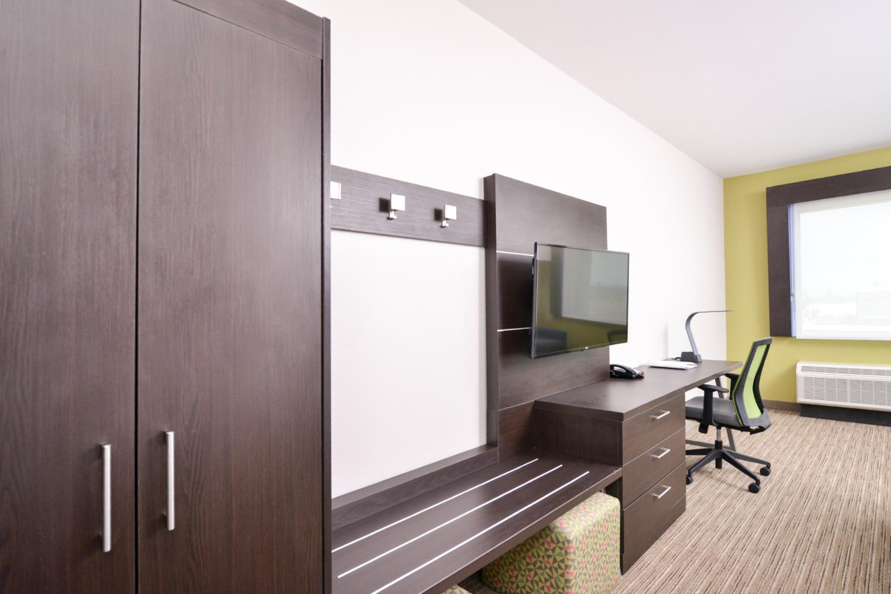 King Suite with Sofa Bed photo 1
