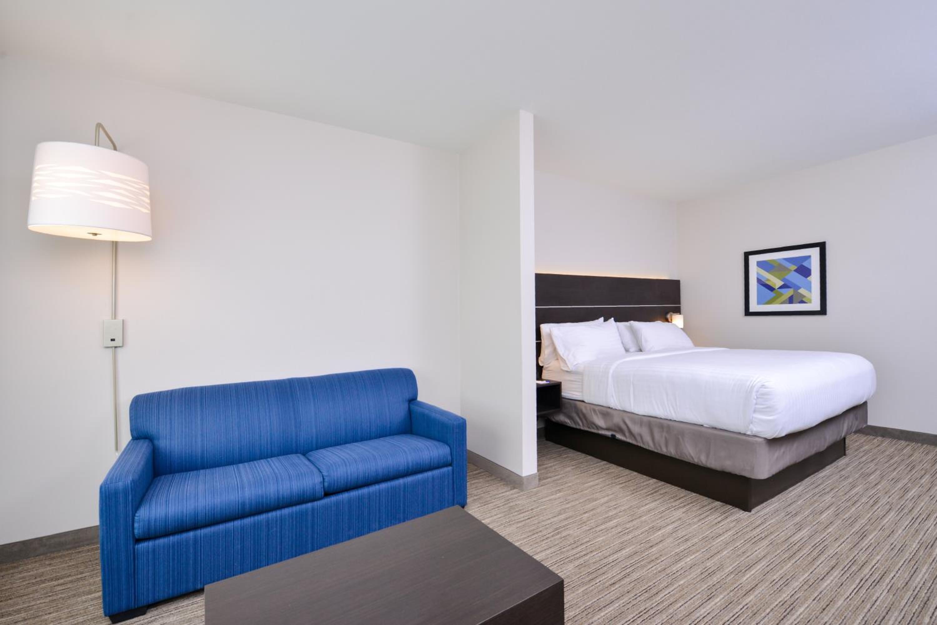 King Suite with Sofa Bed photo 3