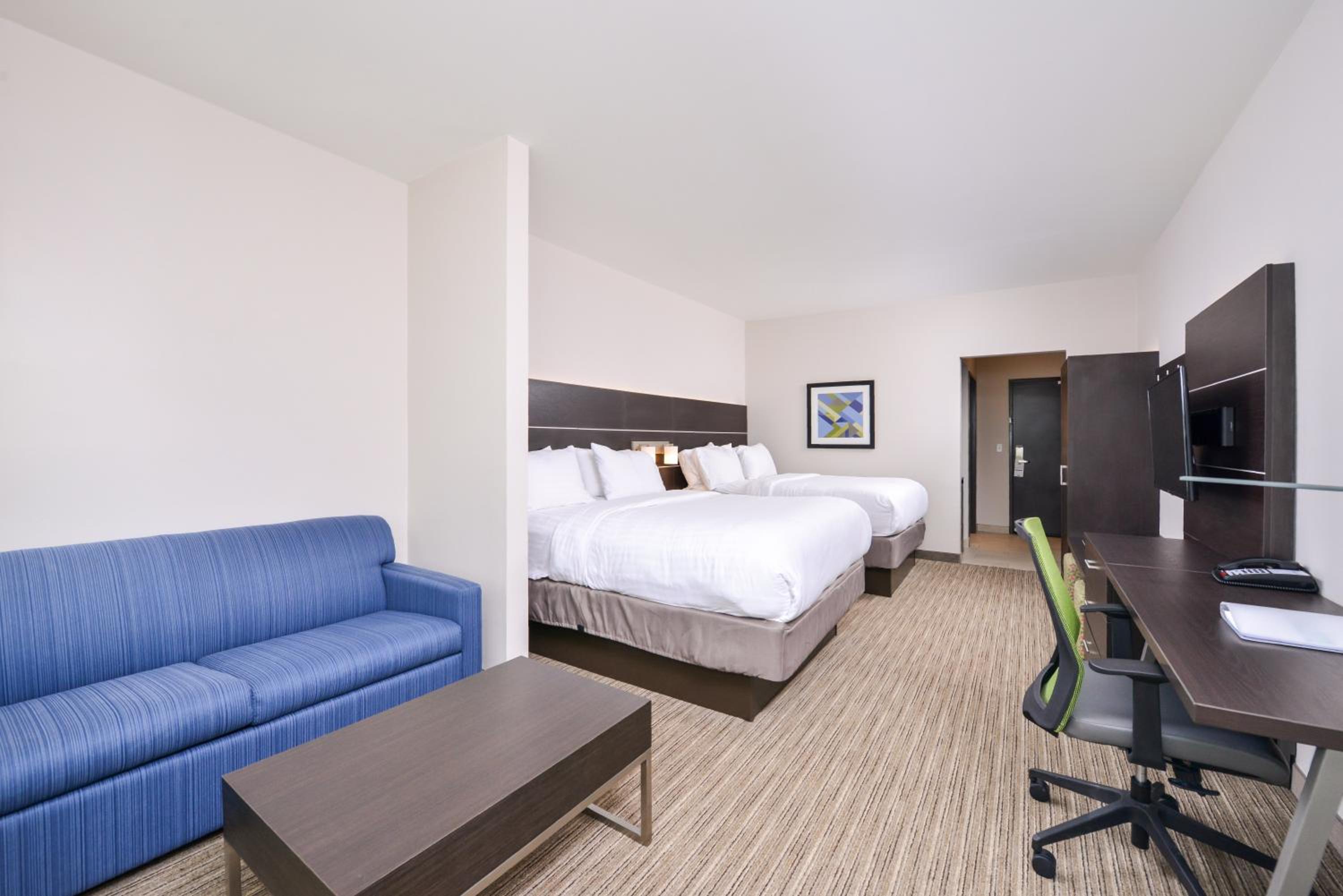 Queen Suite with Two Queen Beds and Sofa Bed - Communications Accessible photo 3