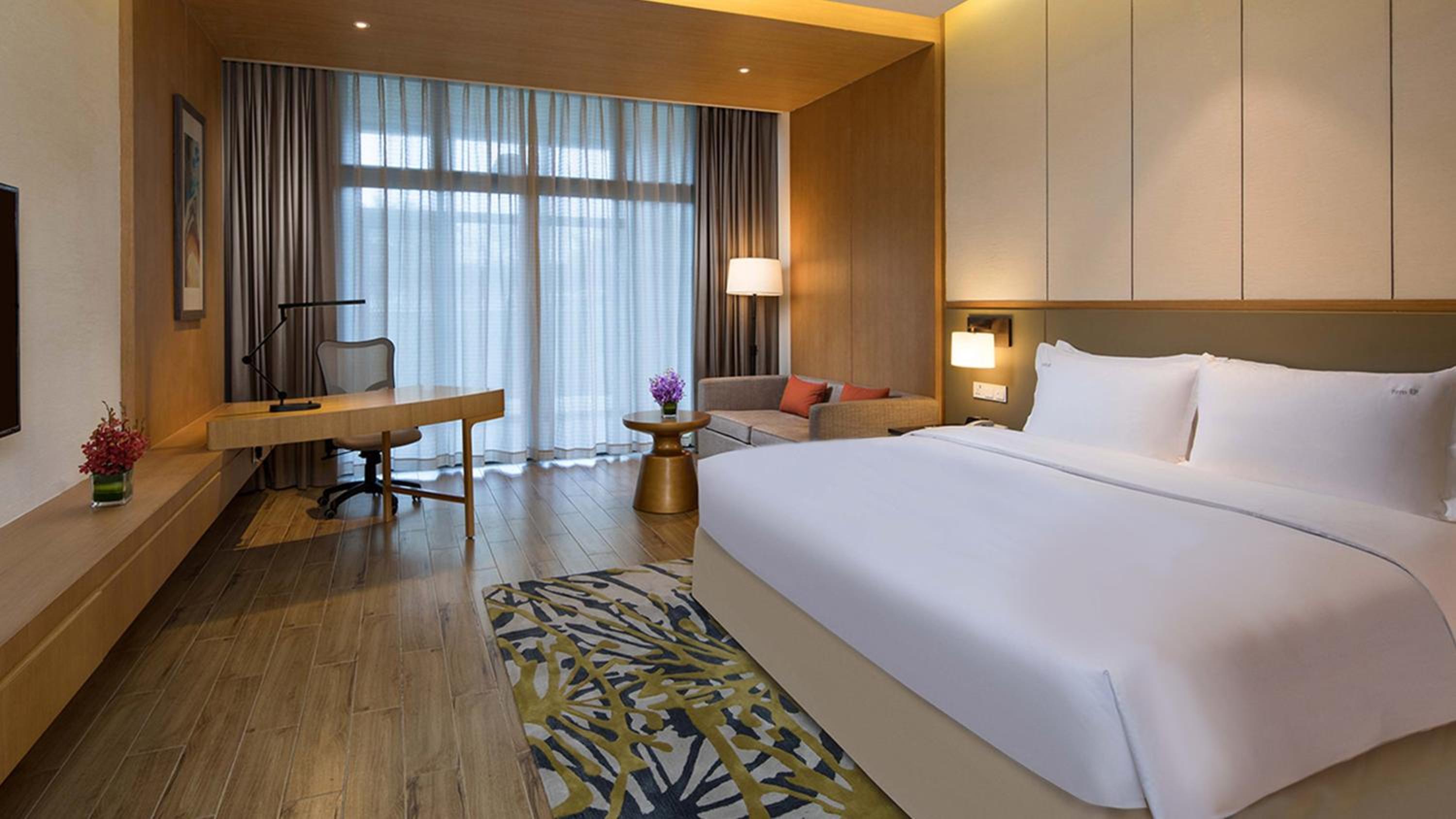 Standard King Room with Garden View photo 2