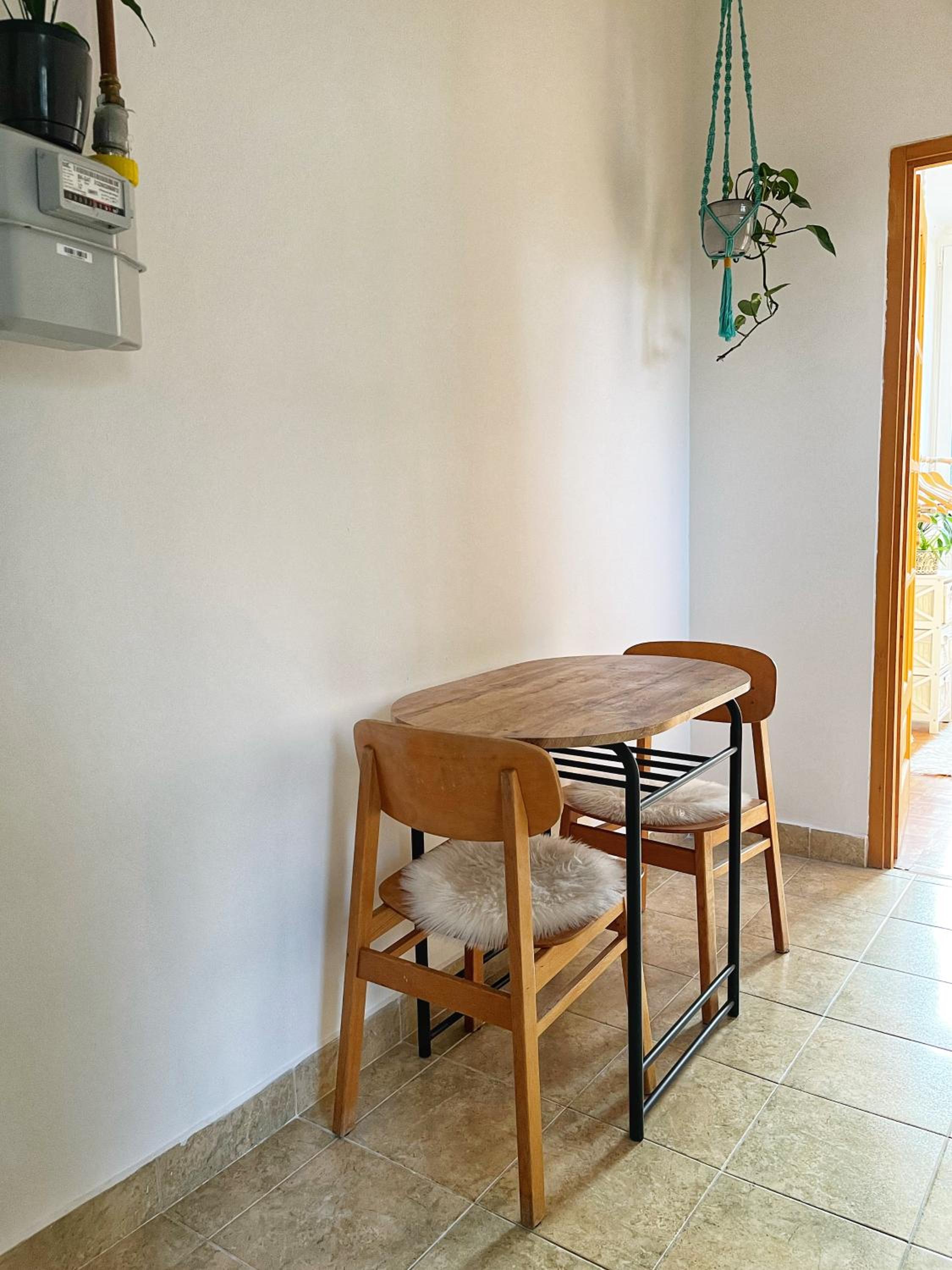 One-Bedroom Apartment - Photo 8