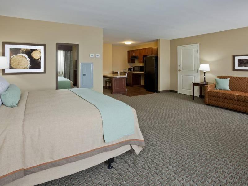 One-Bedroom King Suite