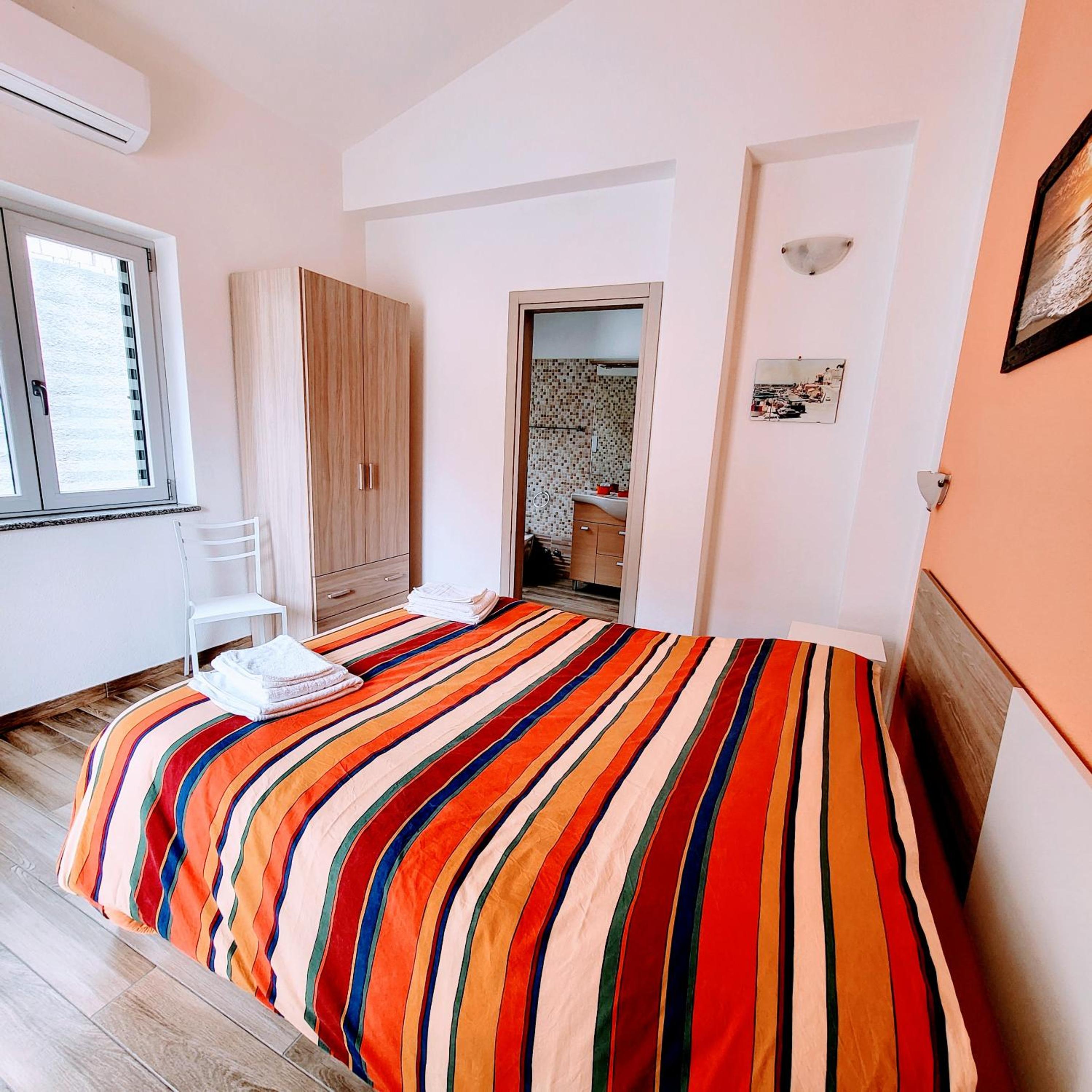 Double Room - Photo 8