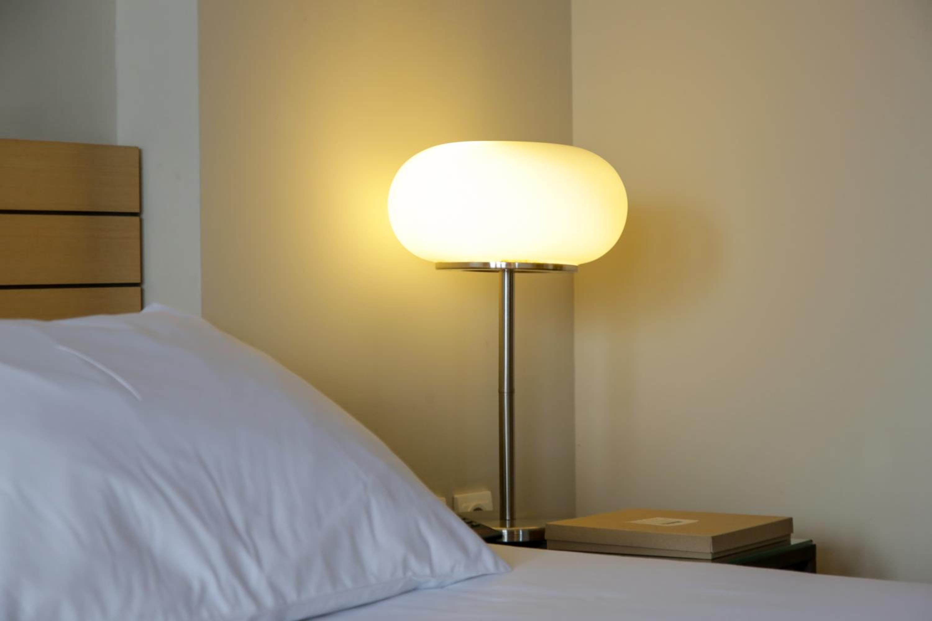 Budget Double Room with Small Double Bed - Photo 13